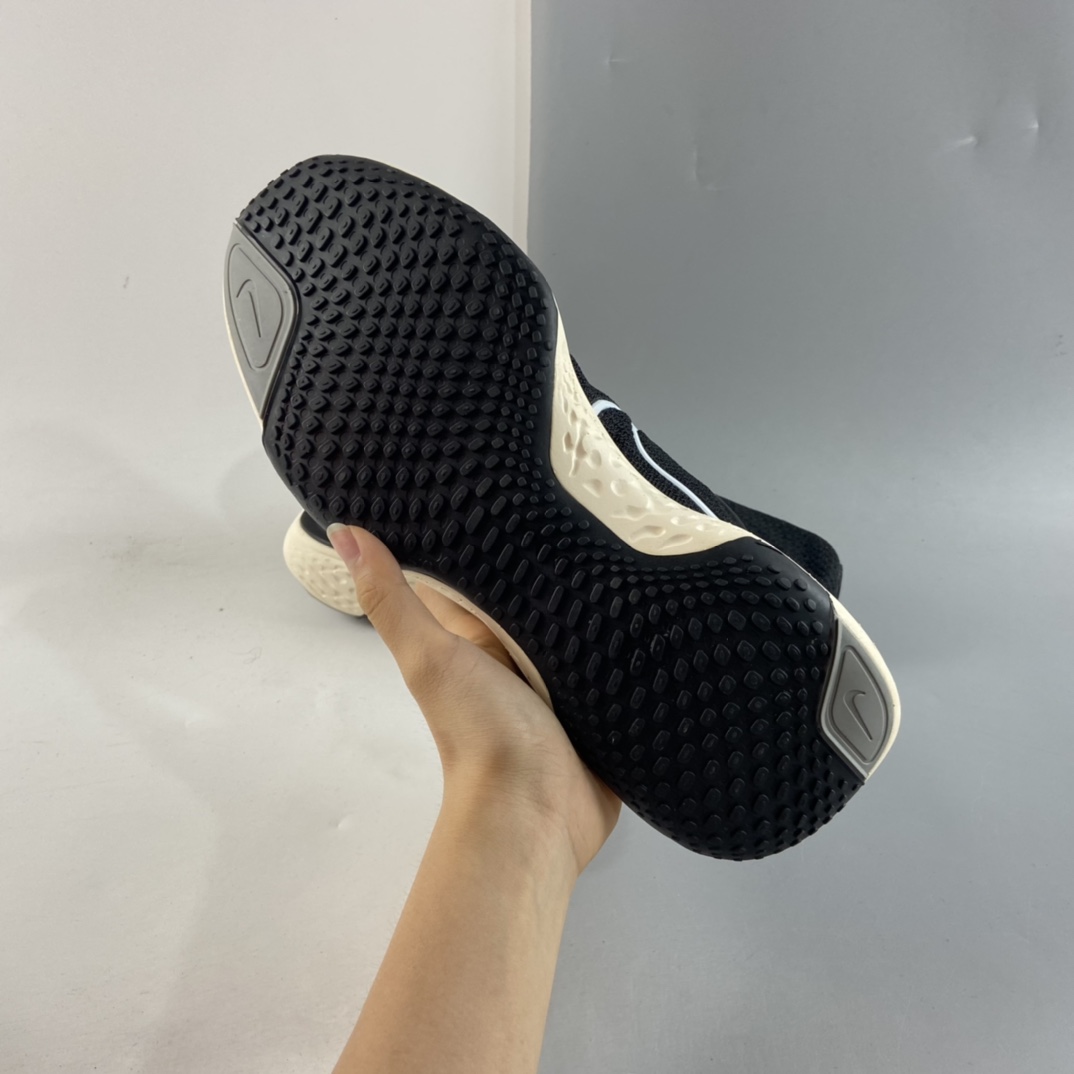 P220   NIKE React Infinity Run Flyknit  全新跑步鞋系列跑步鞋 CT2228-001