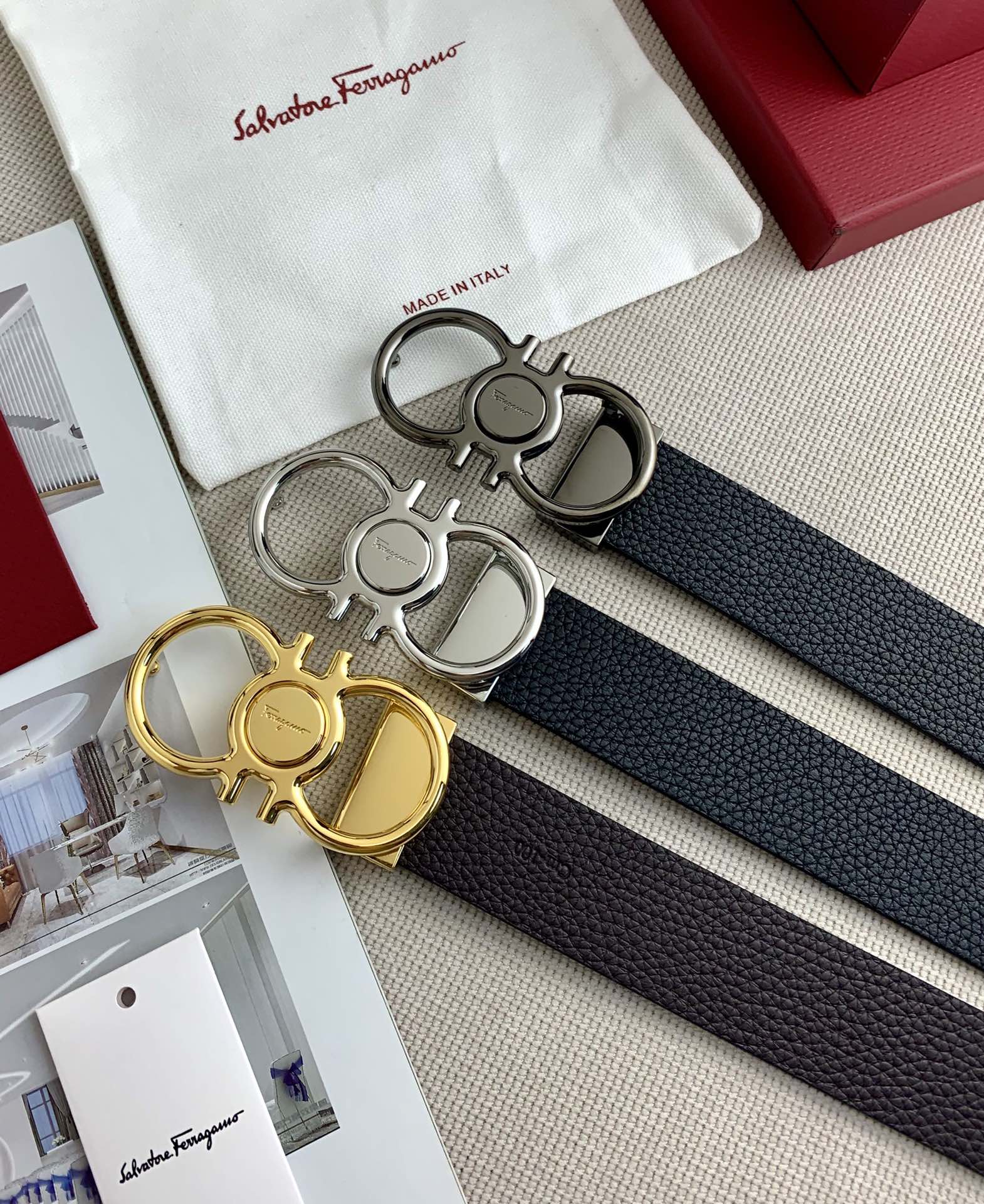 NO:138293,〖Ferragamo〗 New counter style, modern and energetic belt style, full of elegant charm, presenting a dynamic atmosphere. It is 3.5cm wide and adjustable in length, achieving a tailor-made slim effect., belt, ferragamo19860909〖菲拉格慕〗专柜新款,皮带风格现代富有活力,满蕴优雅魅力,呈现动感气息.宽3.5cm,长度可调节,达到量身定制般的修身效果.,皮带,ferragamo,Belt