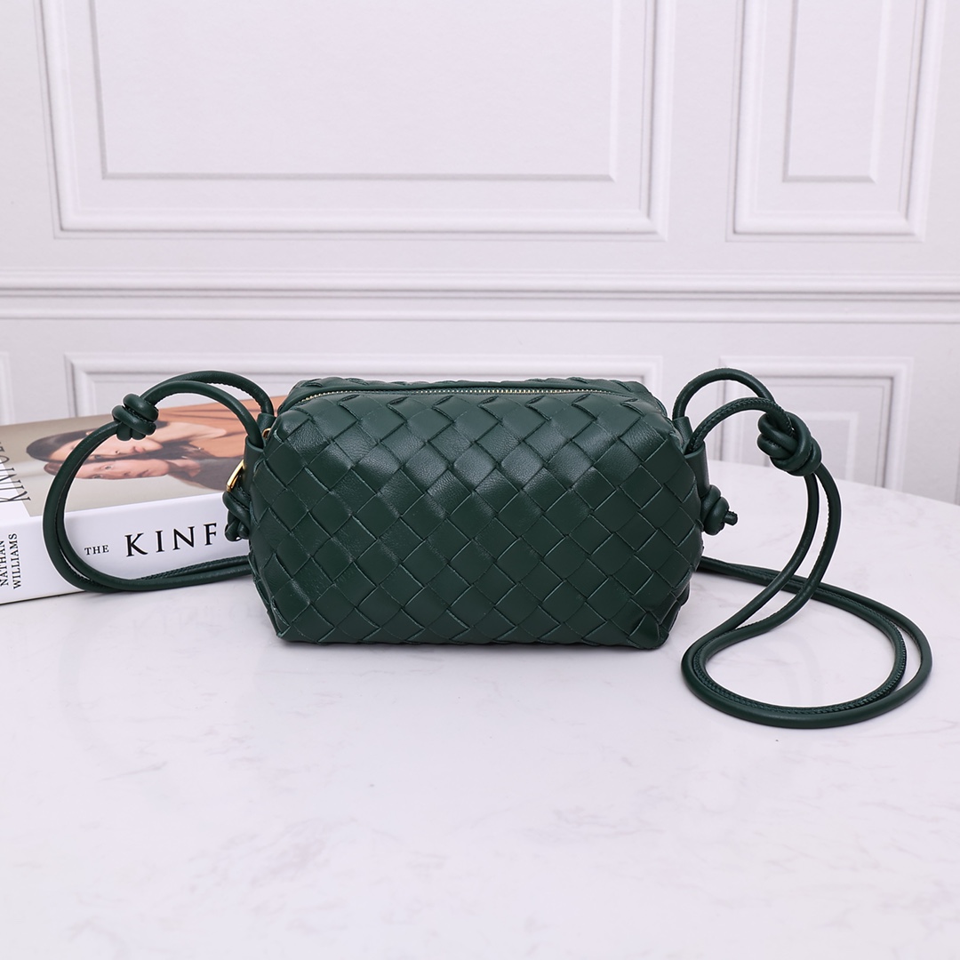 Sac bandoulière mini en agneau tressé