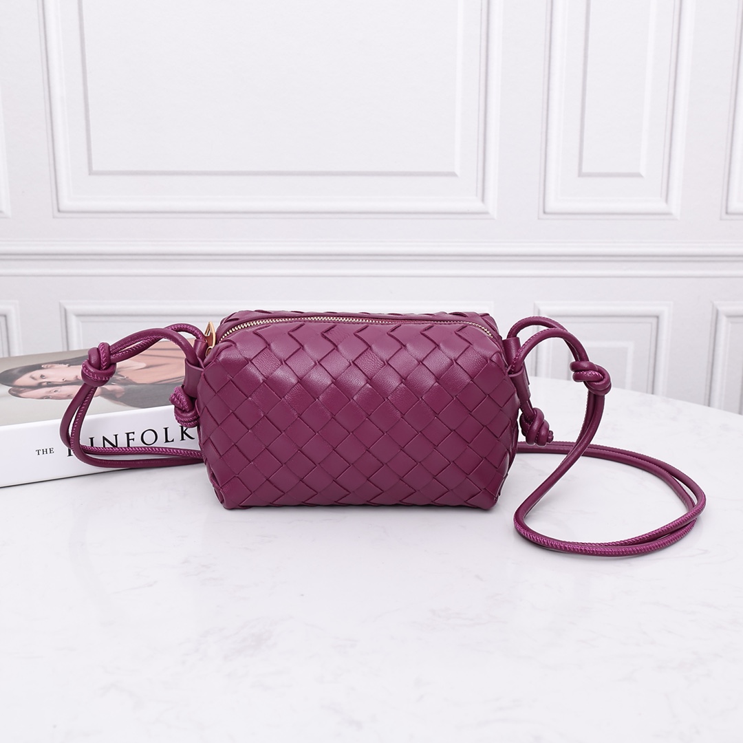 Sac bandoulière mini en agneau tressé