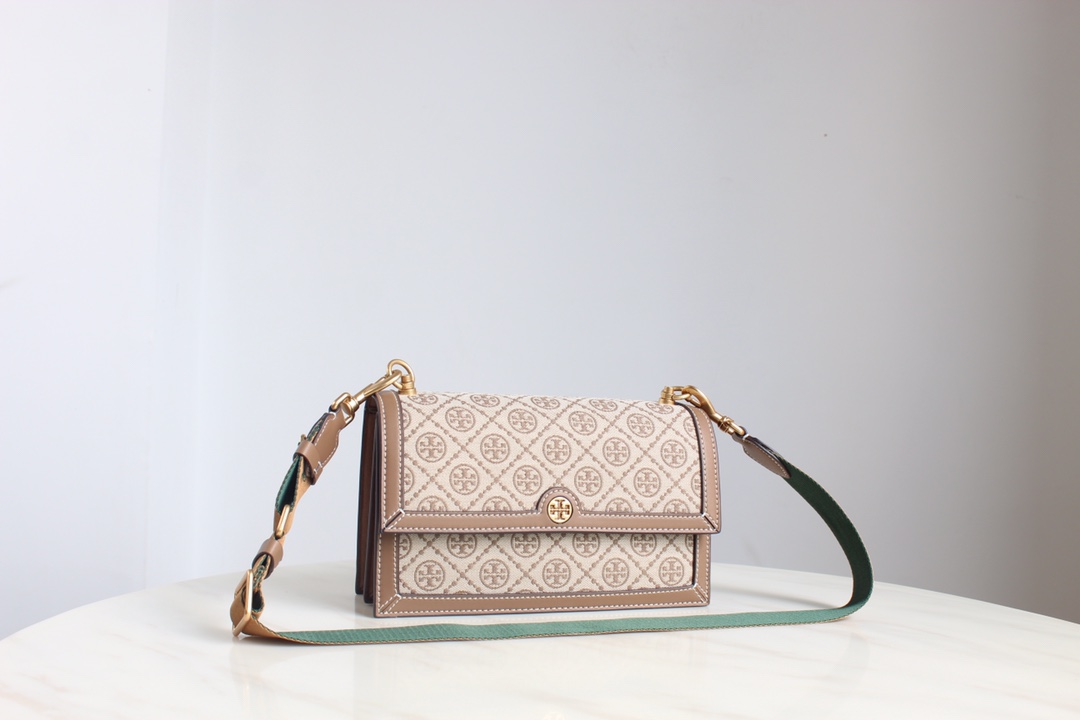 Tory Burch 大号——Tory burch2021 风琴包 设计灵感源自德高宾夕法尼亚人传统缝工艺的 图案