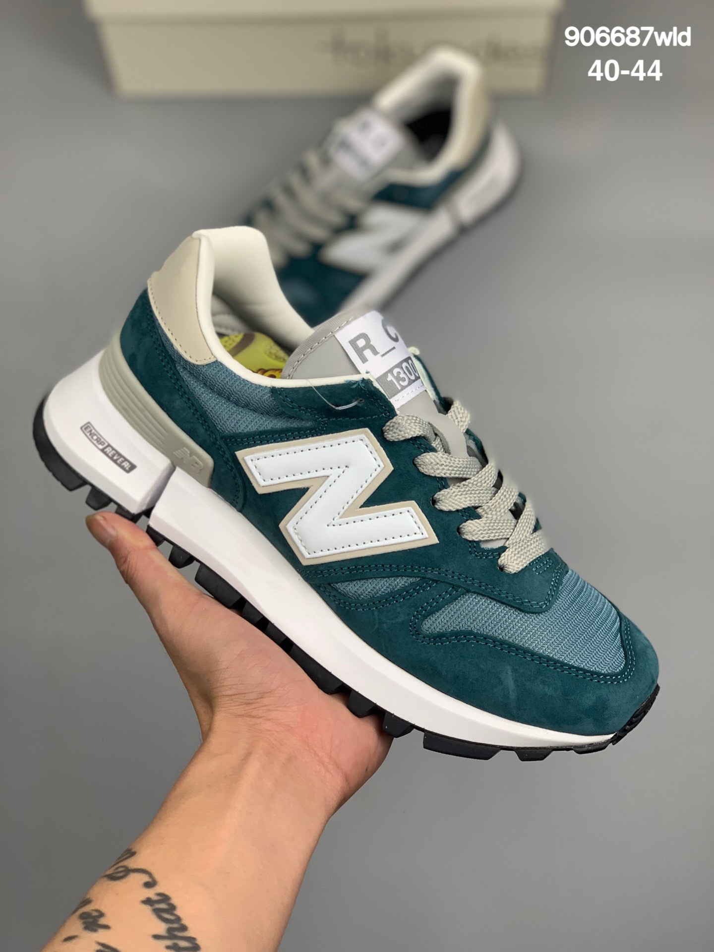 
新百伦New Balance WS1300 复古休闲慢跑鞋 采用原厂材料和胶水 猪八戈网面 透气舒适 复古耐磨休闲百搭跑步鞋 个性断掌运动鞋 织物材质 全套模具 纯原装皮料切割 质感无敌王 货号：MS1300WJ  尺码：40-44
编码:906687wld