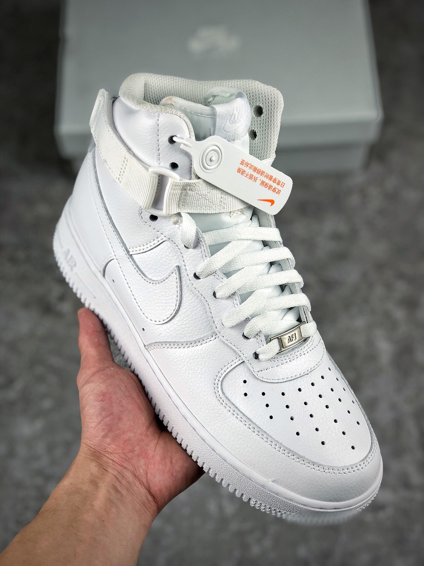  支持放店
Air Force 1 Hi 纯白高帮
原楦头原纸板 纯正空军版型
专注外贸渠道 全掌内置蜂窝气垫 #原盒配件 原厂中底钢印、拉帮完美   
官方货号：CT2296-100
SIZE：36 36.5 37.5 38 38.5 39 40 40.5 41 42 42.5 43 44 44.5 45