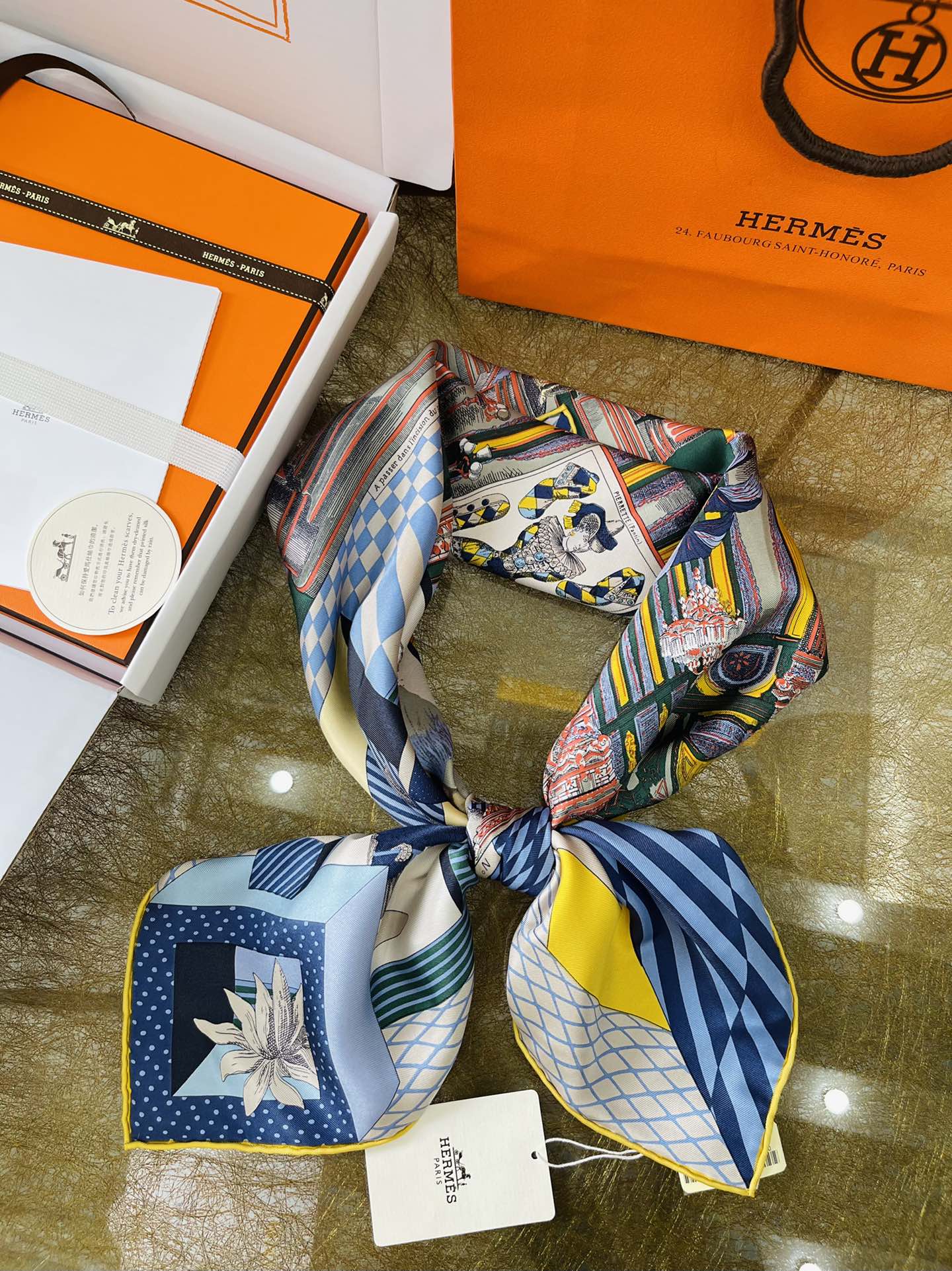 Hermes爱马仕『新型大剧院』新款丝巾