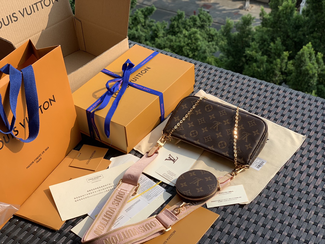 🌼 m44840尺寸：24 x 13.5 x 4 cm 粉色！渠道正品Multi 🌼Pochette A