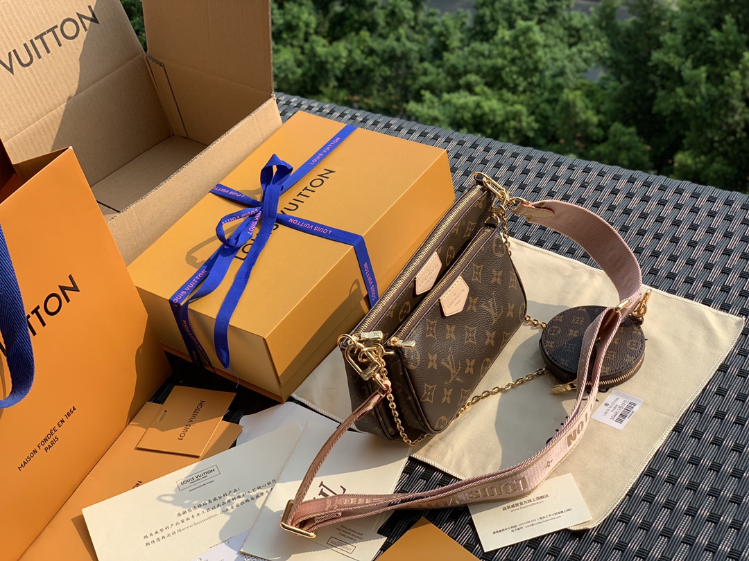 🌼 m44840尺寸：24 x 13.5 x 4 cm 粉色！渠道正品Multi 🌼Pochette A