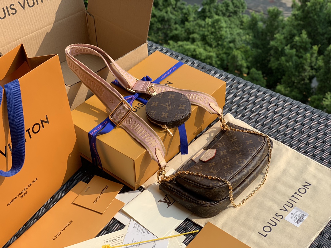 🌼 m44840尺寸：24 x 13.5 x 4 cm 粉色！渠道正品Multi 🌼Pochette A