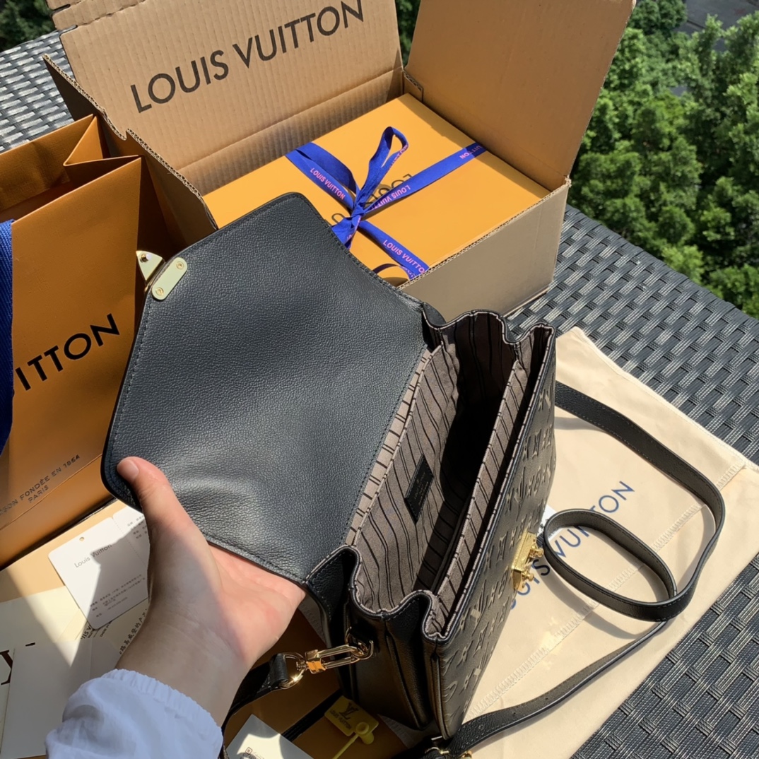 🌼 m41487尺寸25 x 19 x 7cm 🌼POCHETTE MÉTIS 邮差包，一上市就成了当季