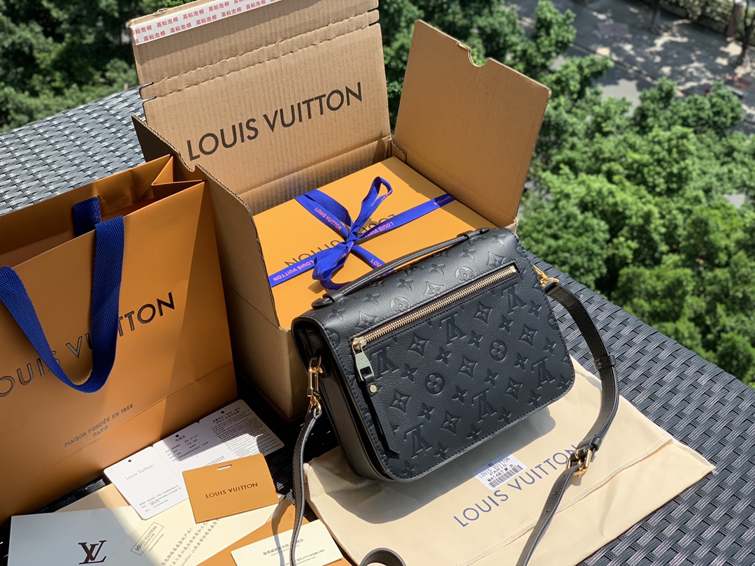 🌼 m41487尺寸25 x 19 x 7cm 🌼POCHETTE MÉTIS 邮差包，一上市就成了当季