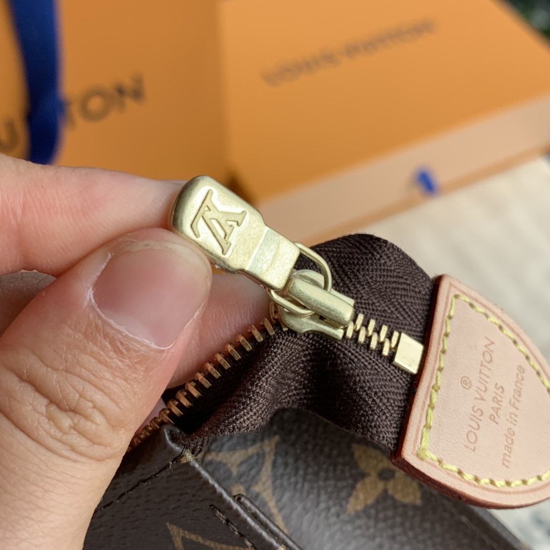 非市场普通货 进口皮料半钢五金 m47542尺寸25 x 20 x 5.5 cm Monogram老花帆