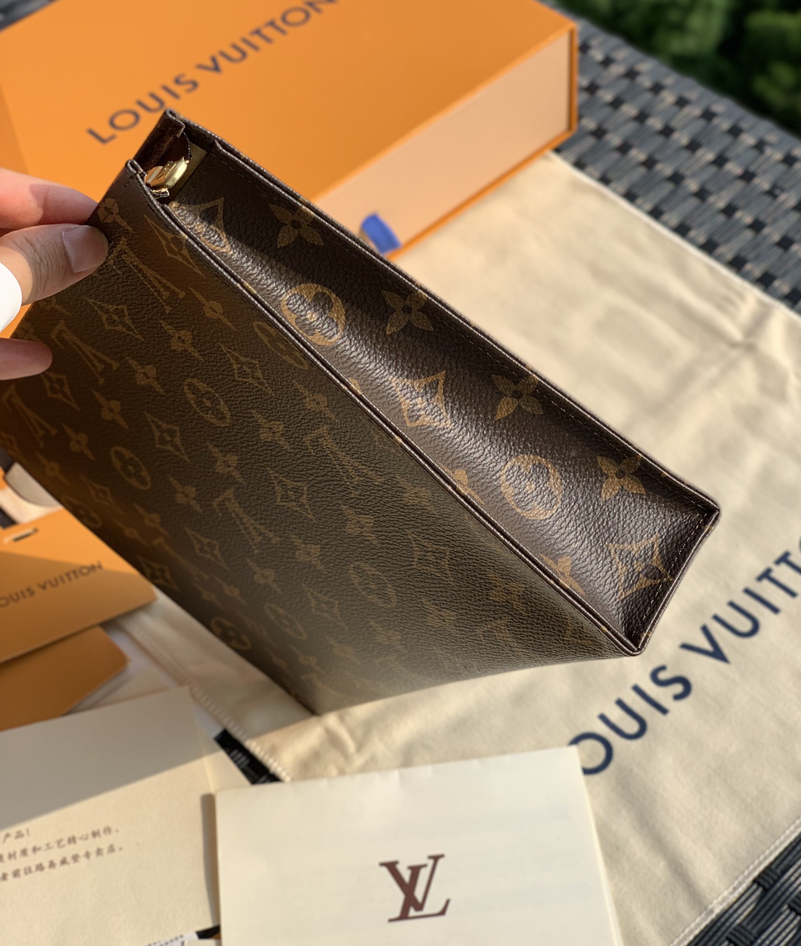 非市场普通货 进口皮料半钢五金 m47542尺寸25 x 20 x 5.5 cm Monogram老花帆