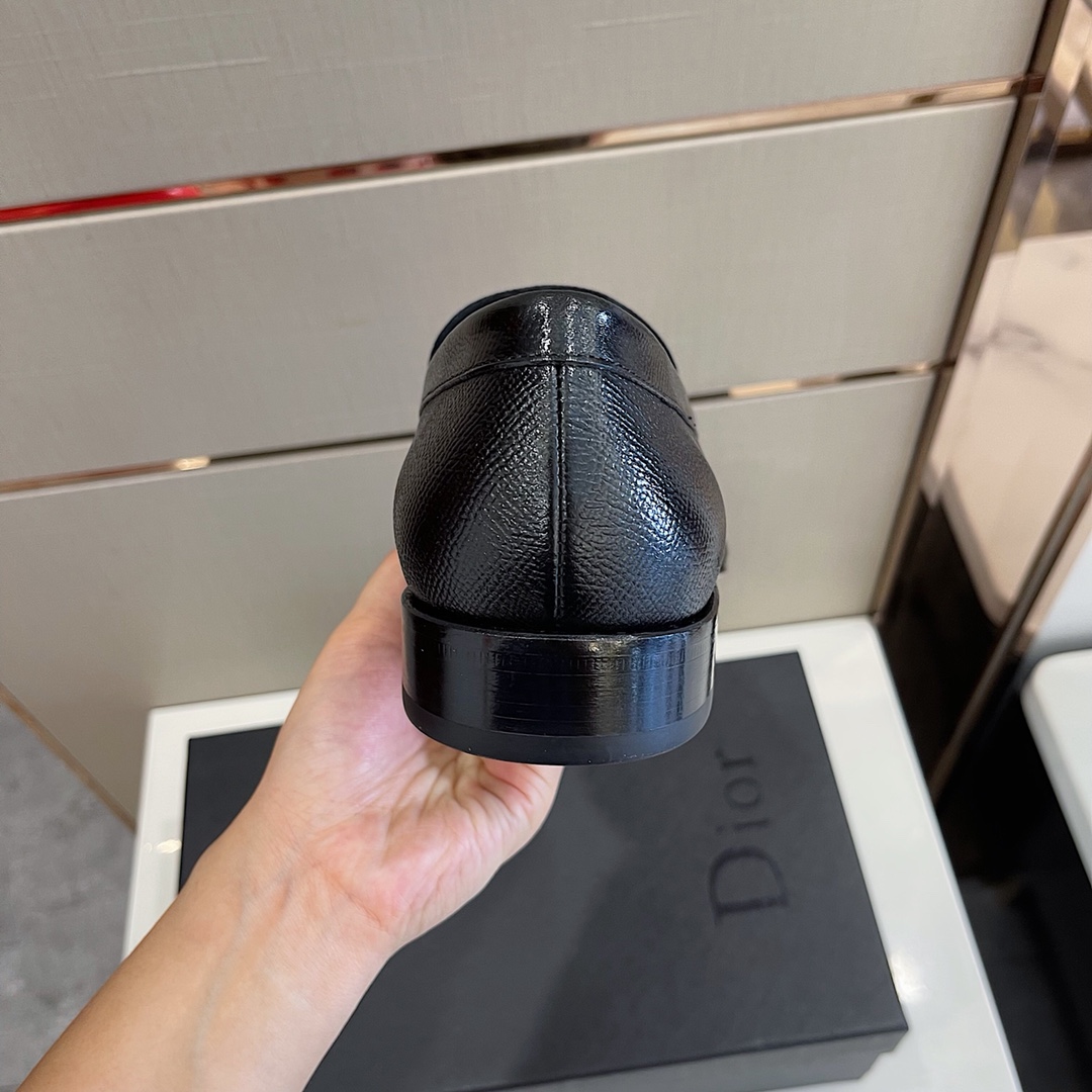 Dior Style Leather Men's Shoes style reference detail image 6 from source 782357
