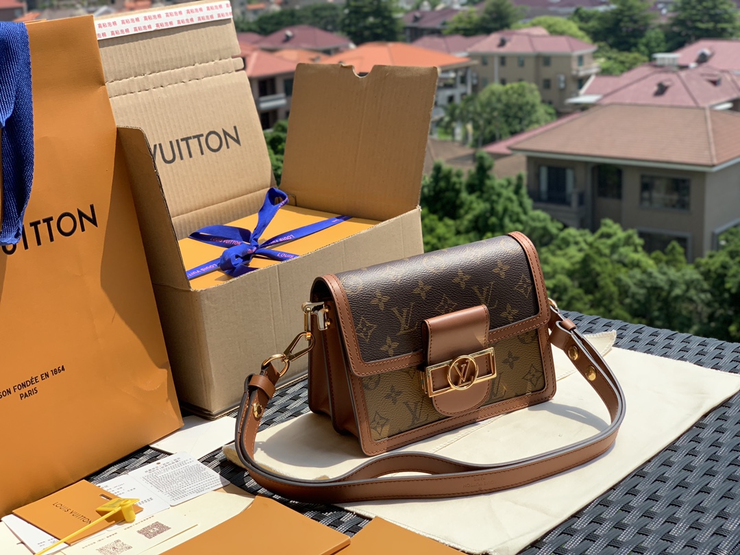 🌼 m44580小号尺寸20 x 15 x 9㎝ 爆款选手达芙妮，这只包叫做：Dau🌼Phine,发音接