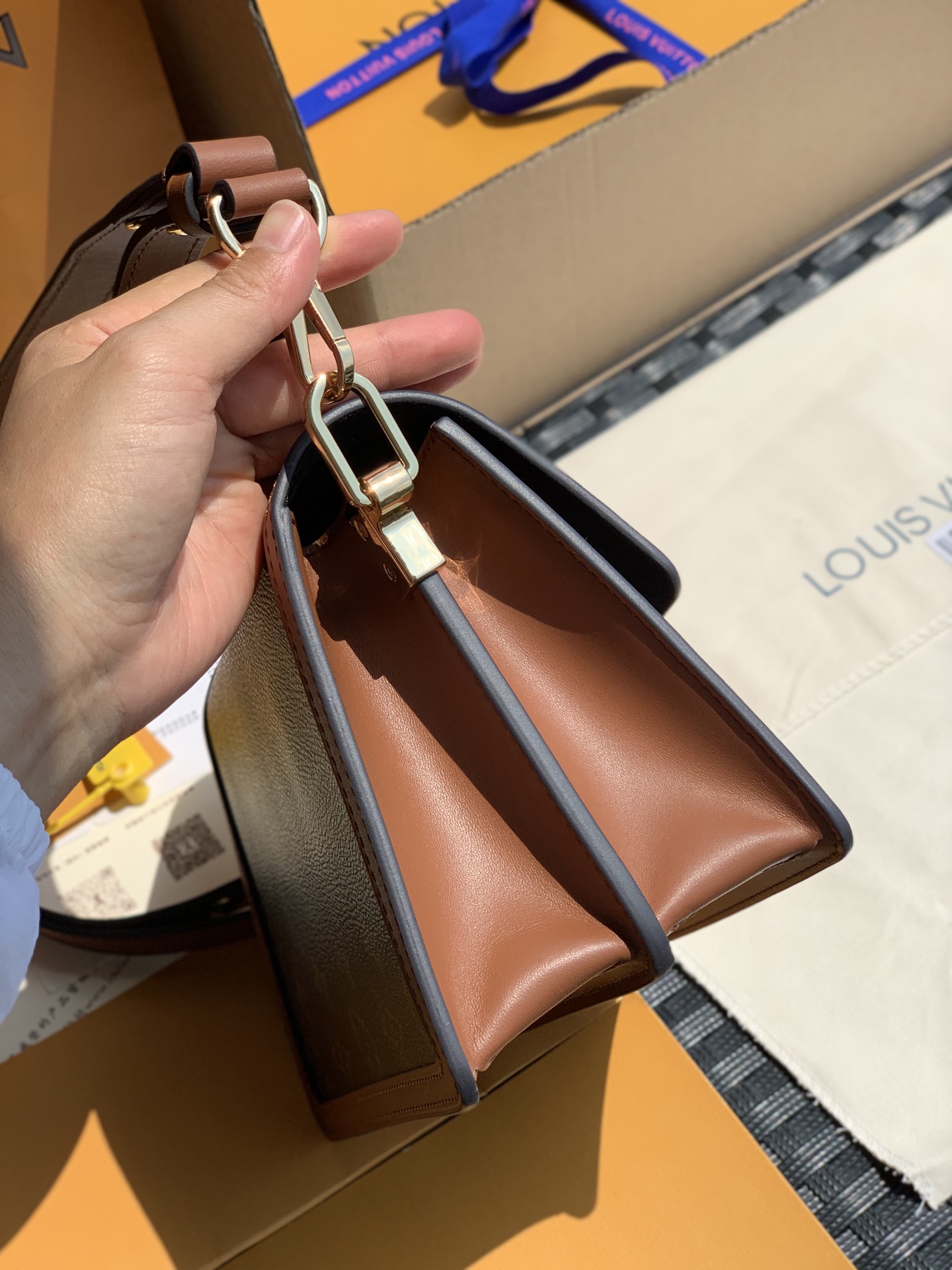 🌼 m44580小号尺寸20 x 15 x 9㎝ 爆款选手达芙妮，这只包叫做：Dau🌼Phine,发音接