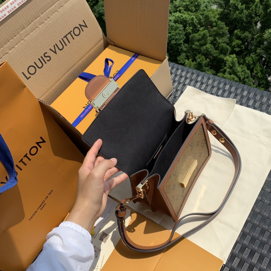 🌼 m44580小号尺寸20 x 15 x 9㎝ 爆款选手达芙妮，这只包叫做：Dau🌼Phine,发音接