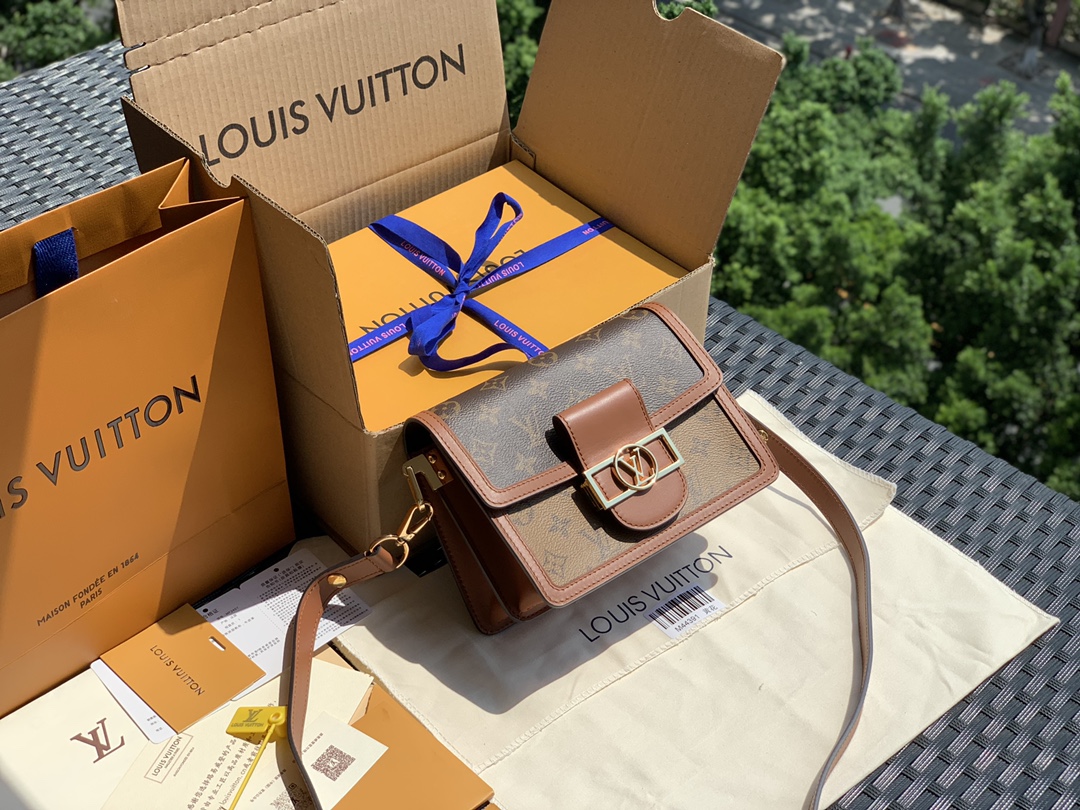 🌼 m44580小号尺寸20 x 15 x 9㎝ 爆款选手达芙妮，这只包叫做：Dau🌼Phine,发音接