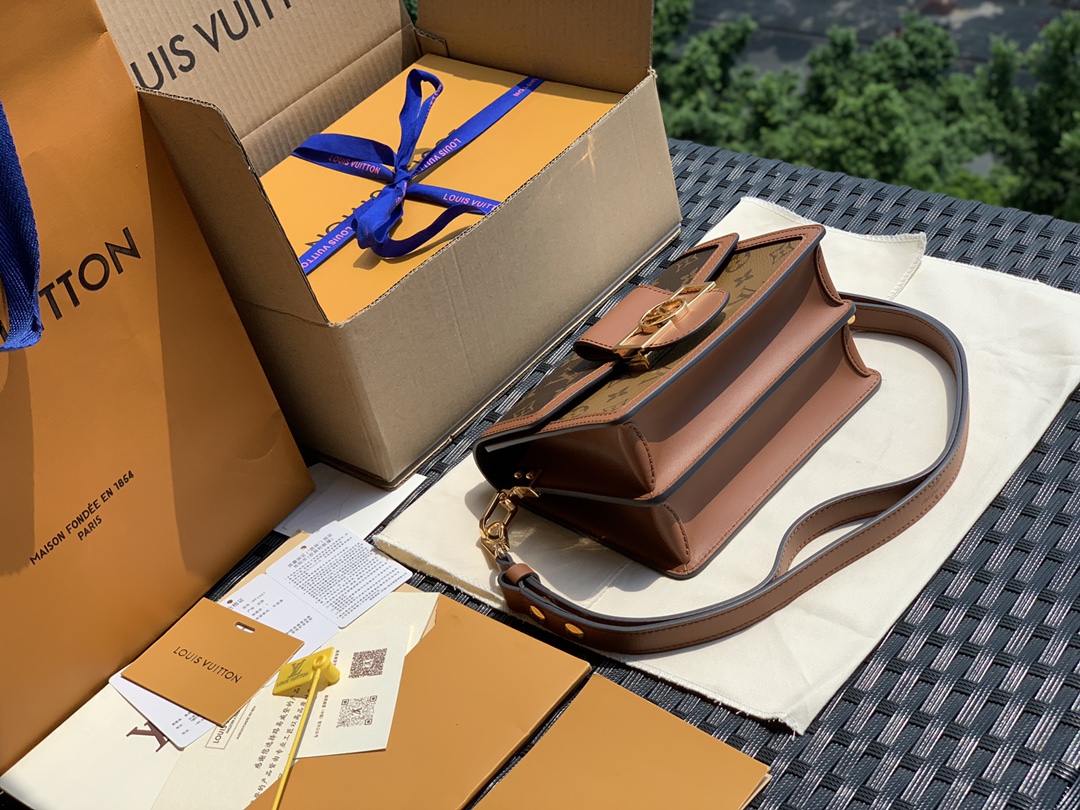 🌼 m44580小号尺寸20 x 15 x 9㎝ 爆款选手达芙妮，这只包叫做：Dau🌼Phine,发音接