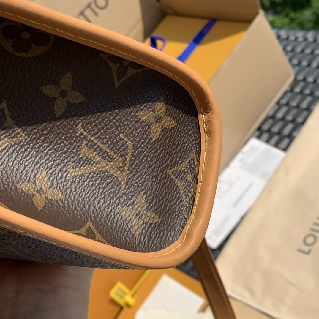 🌼 m44919尺寸23.5x 18.0x 9.0 cm Ivy邮差包， 2020发表的全新包款！设计来