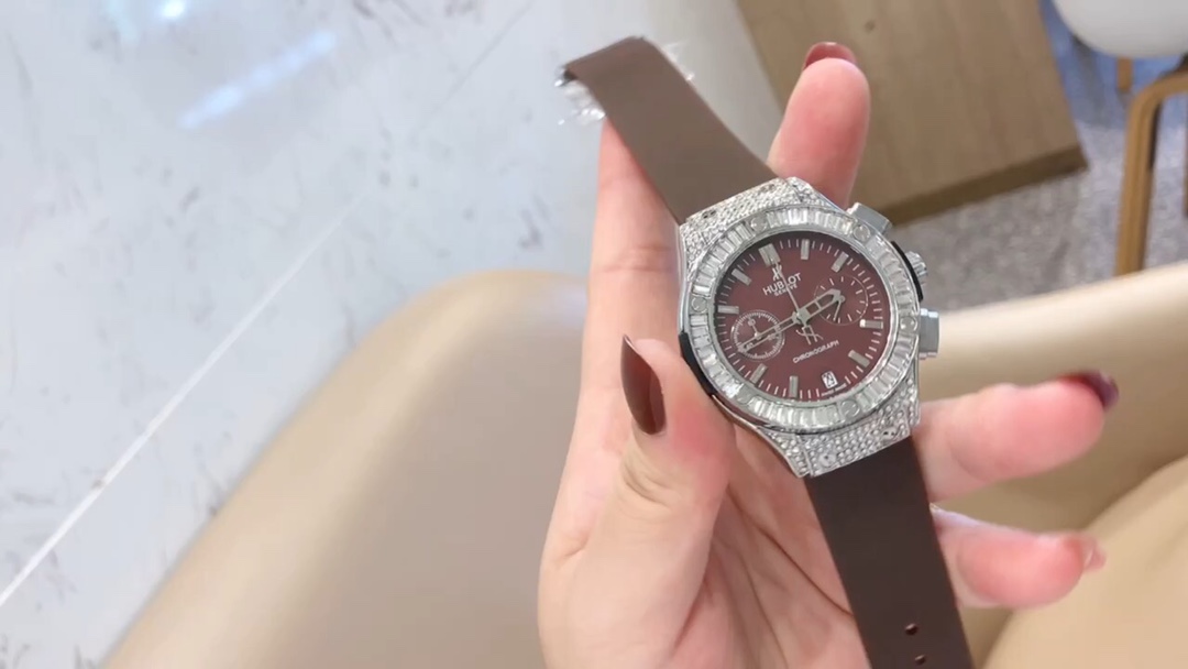 Hublot’s Big Bang Women’s Watches: Collaboration with Chen Man Creates Extraordinary Elegance