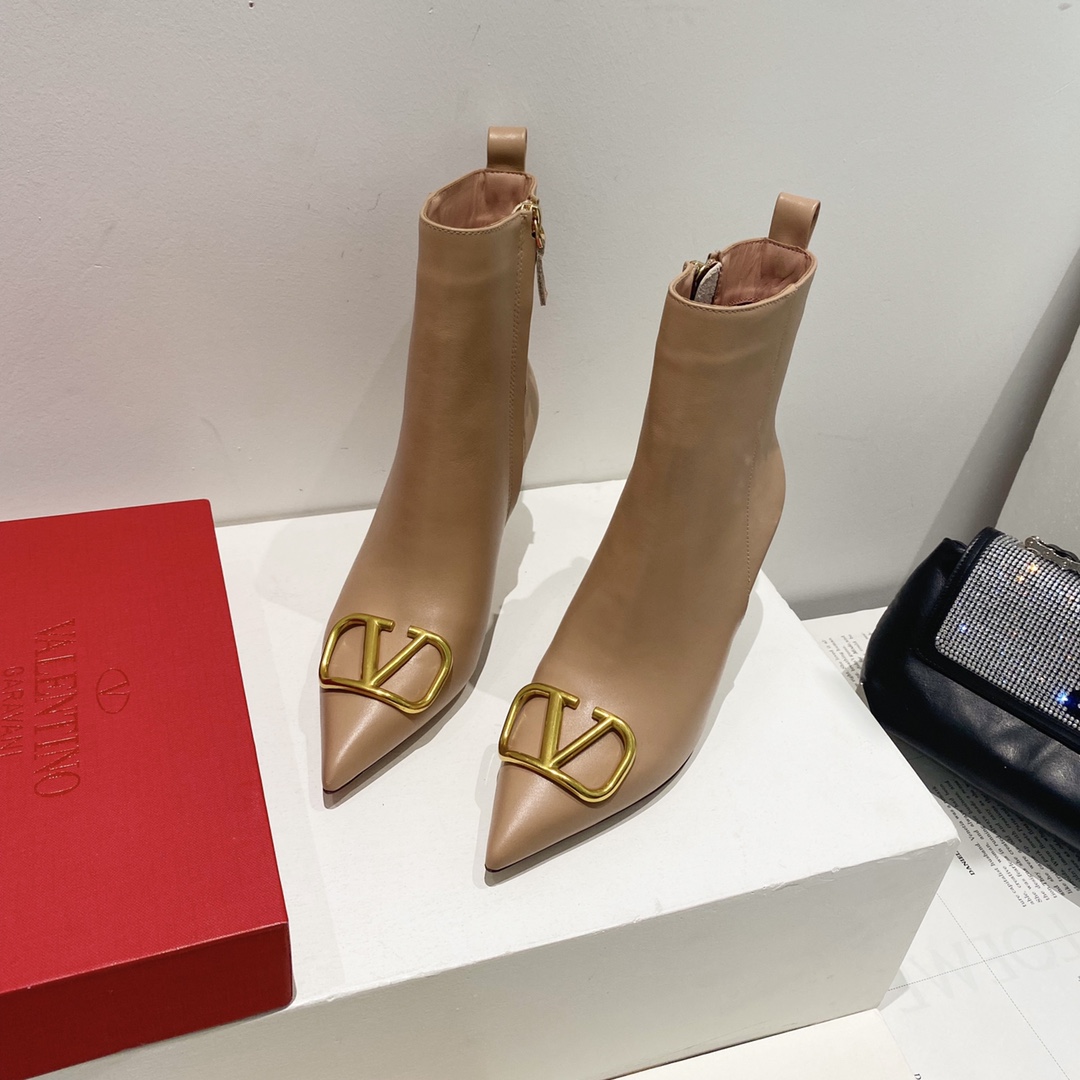 Valentino 华伦天奴 短靴 小牛皮 尖头 细跟