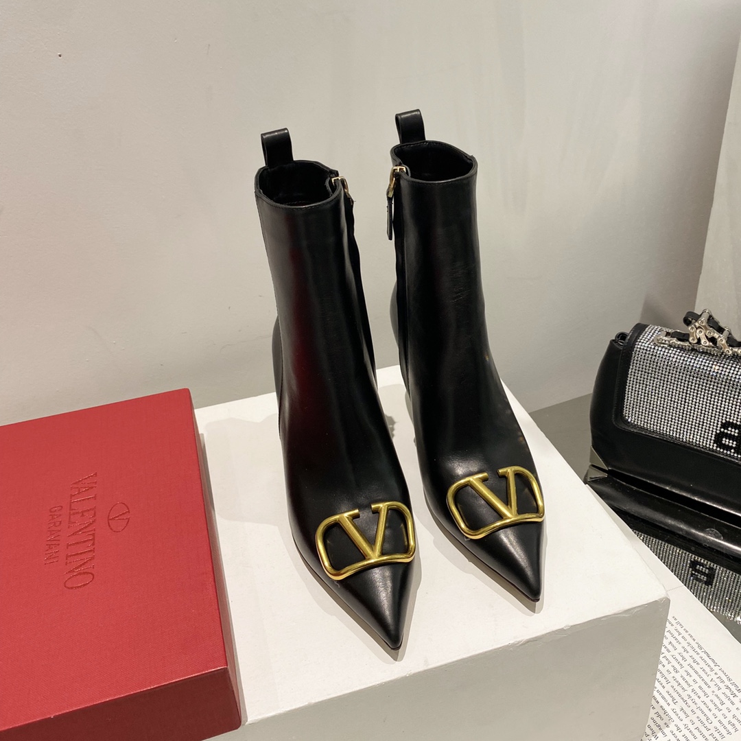 Valentino 华伦天奴 短靴 小牛皮 尖头 细跟