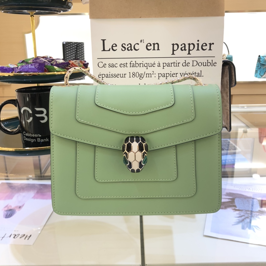 BVLGARI宝格丽薄荷绿小牛皮单肩斜挎包61879