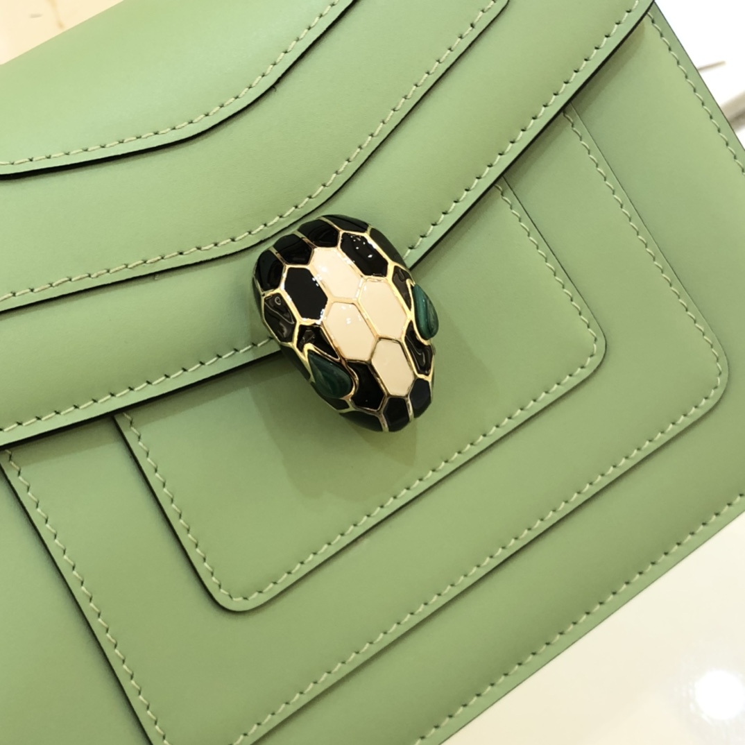 BVLGARI宝格丽薄荷绿小牛皮单肩斜挎包61879