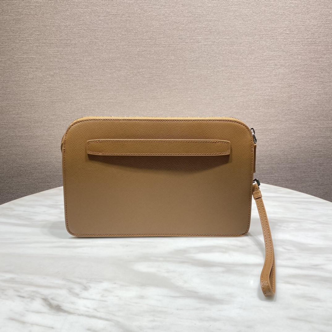 PRADA普拉达进口Saffiano皮革男士手包2VF056