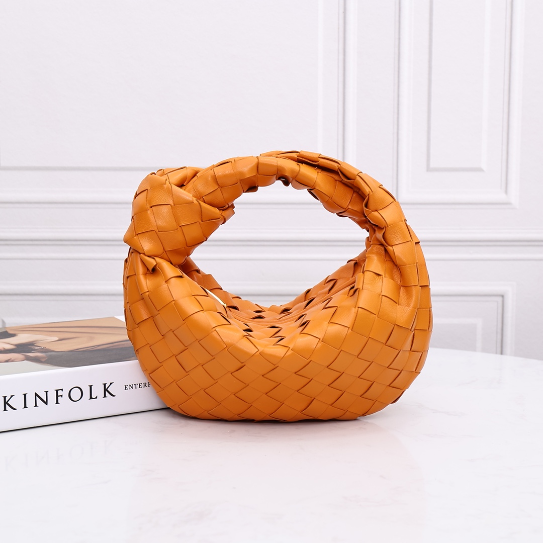 Sac hobo en cuir de mouton tressé avec nœud
