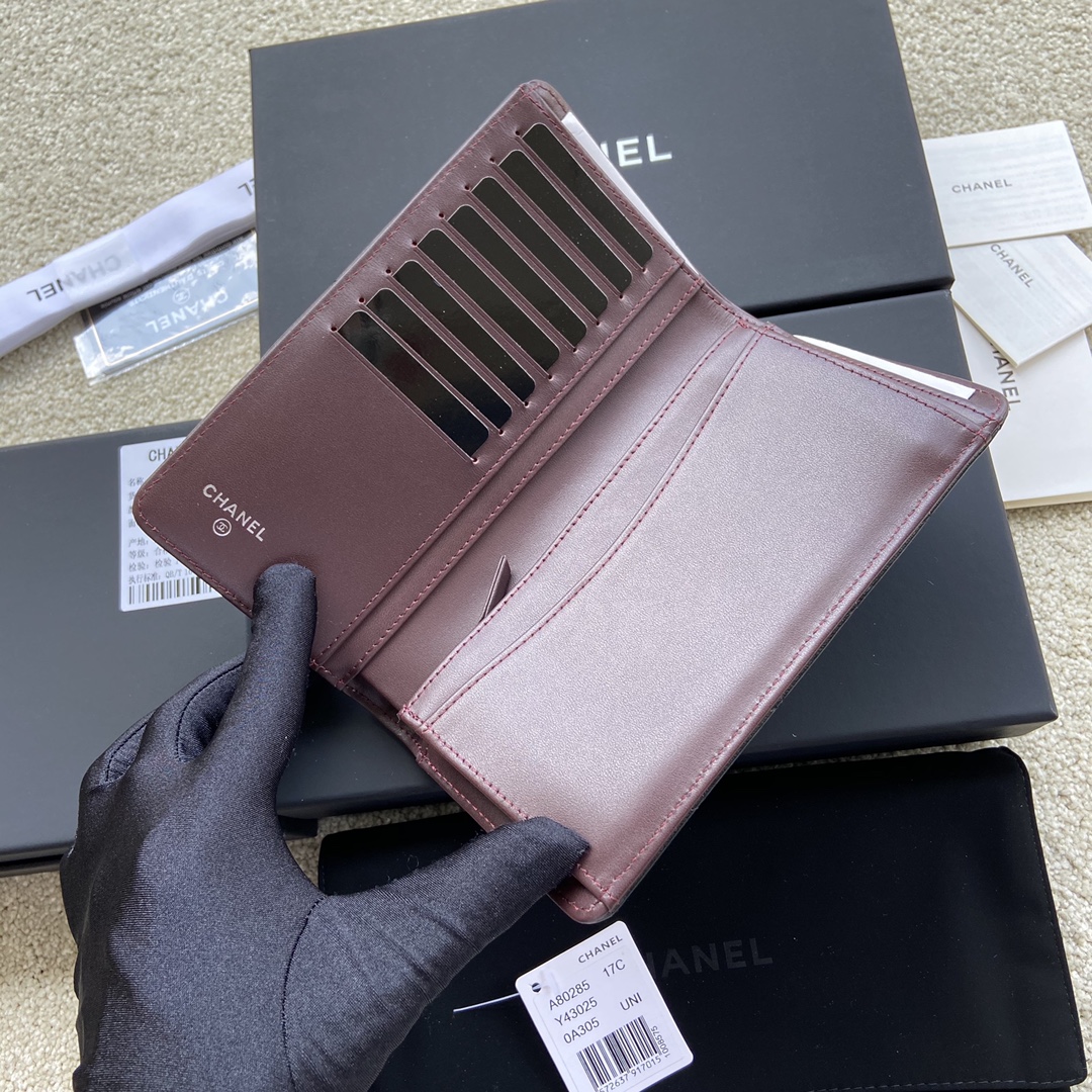 小香进口意大利羊皮货号:A80285尺寸:w18.5h102.5cm颜色:黑色羊皮银色钢唛