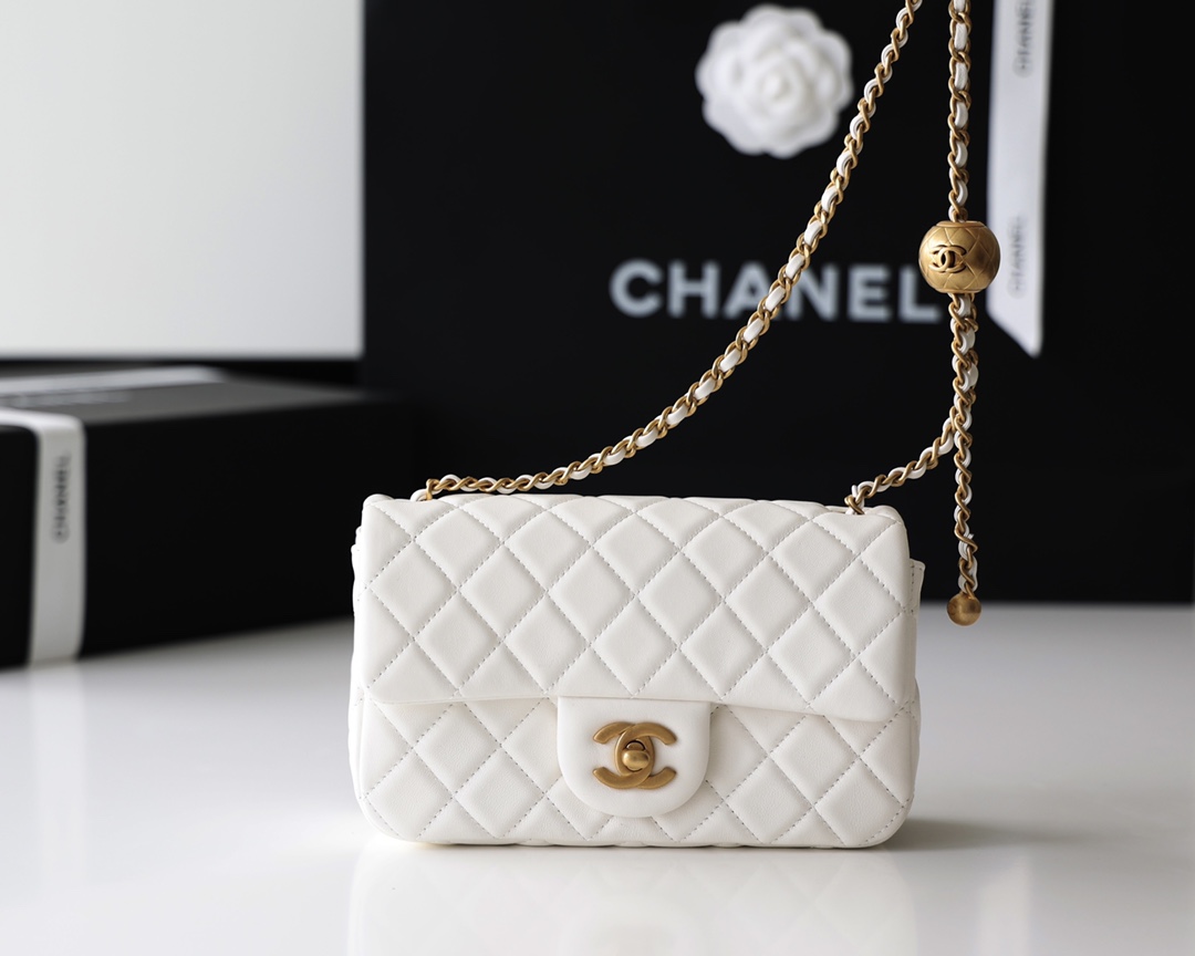 ¿Dónde debo comprar réplica?
 Chanel Classic Flap Bag Mejor
 Bolsos cruzados y bandoleras Blanco Acero completo Piel de oveja Mini