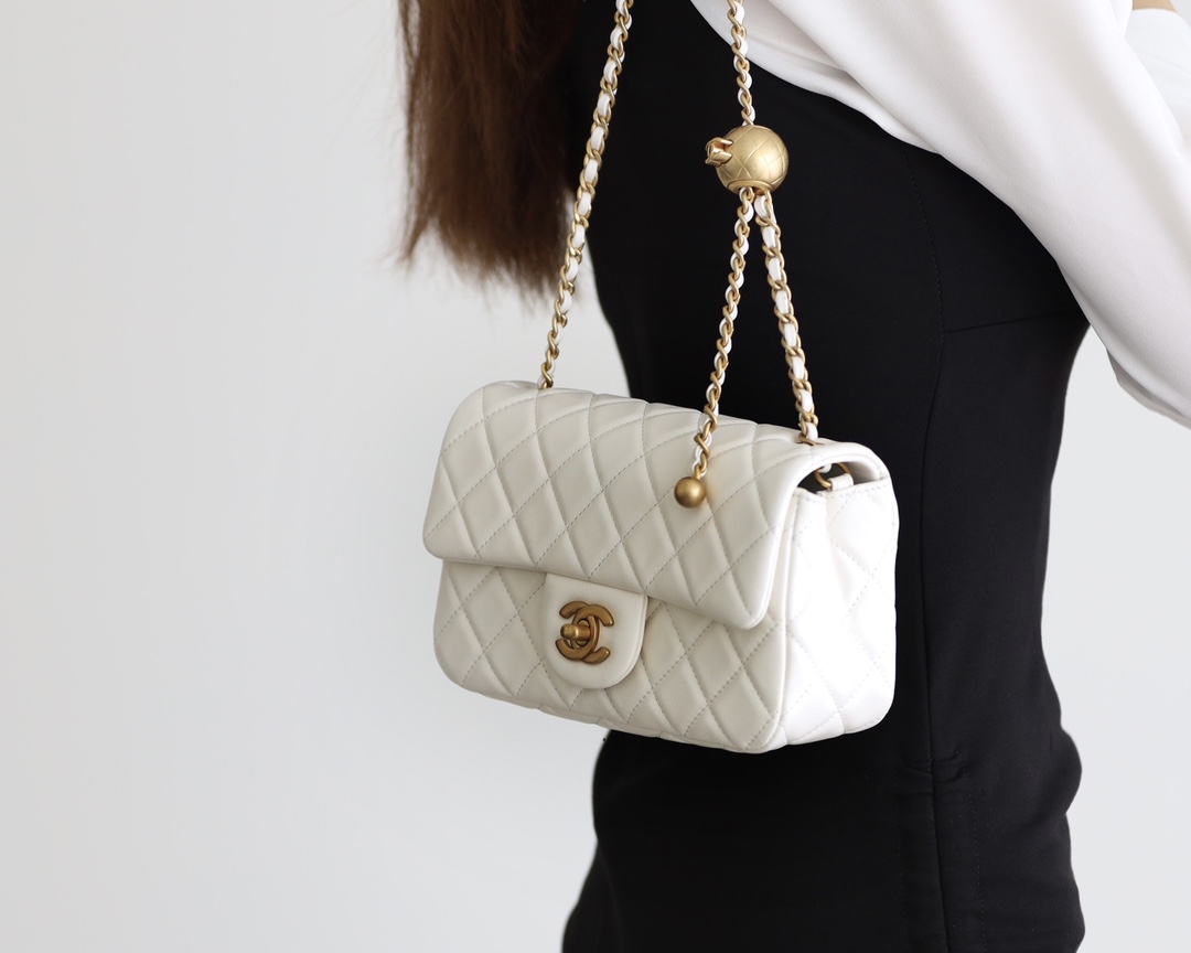 Chanel Flap Bag CF羊皮大Mini金球包 AS1787白色