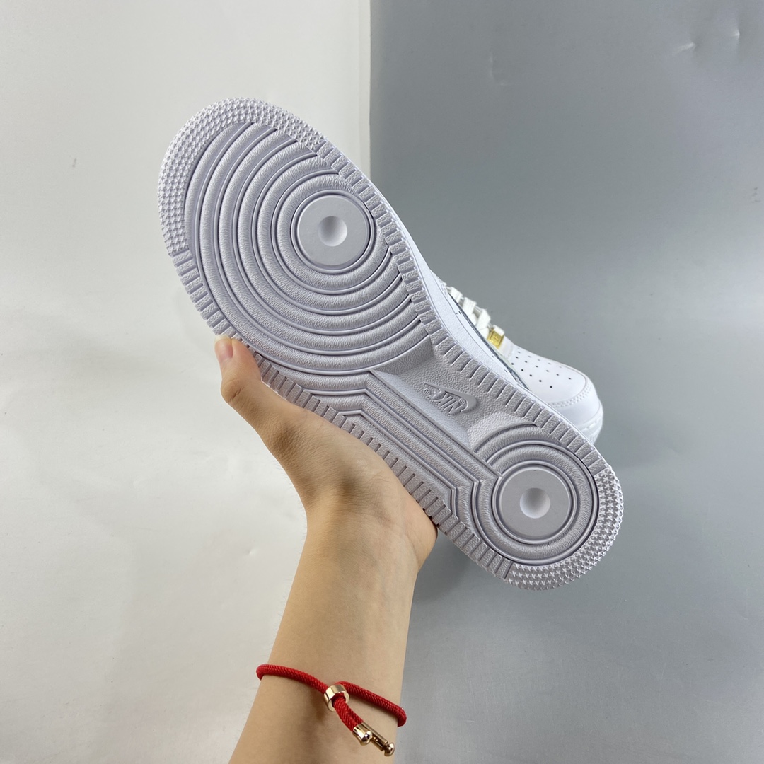P200   NIKE Air Force 1’07 Low 空军一号低帮休闲板鞋 CZ0270-106