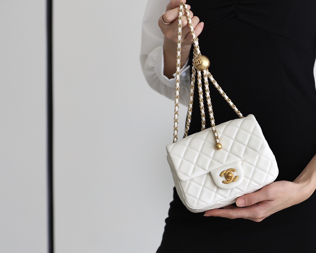 Chanel Flap Bag CF Mini羊皮方胖子金球包 AS1786白色