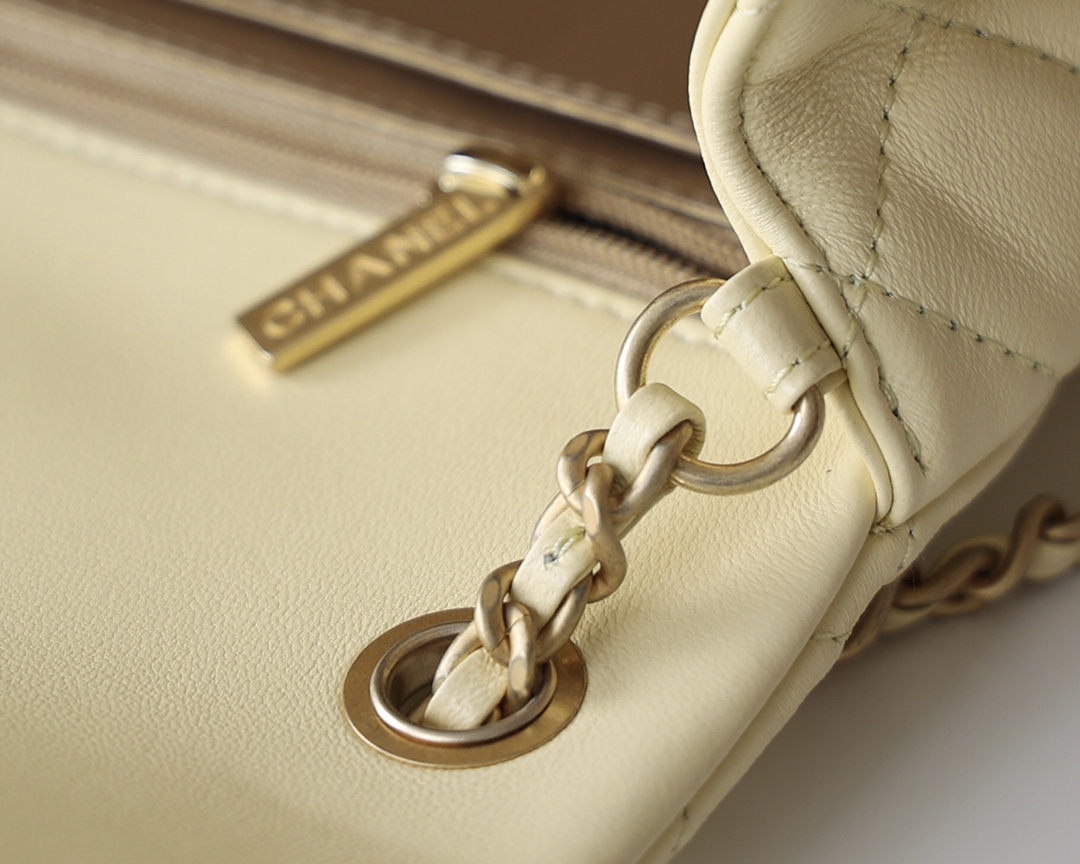 Chanel Flap Bag CF羊皮大Mini金球包 AS1787鹅蛋黄