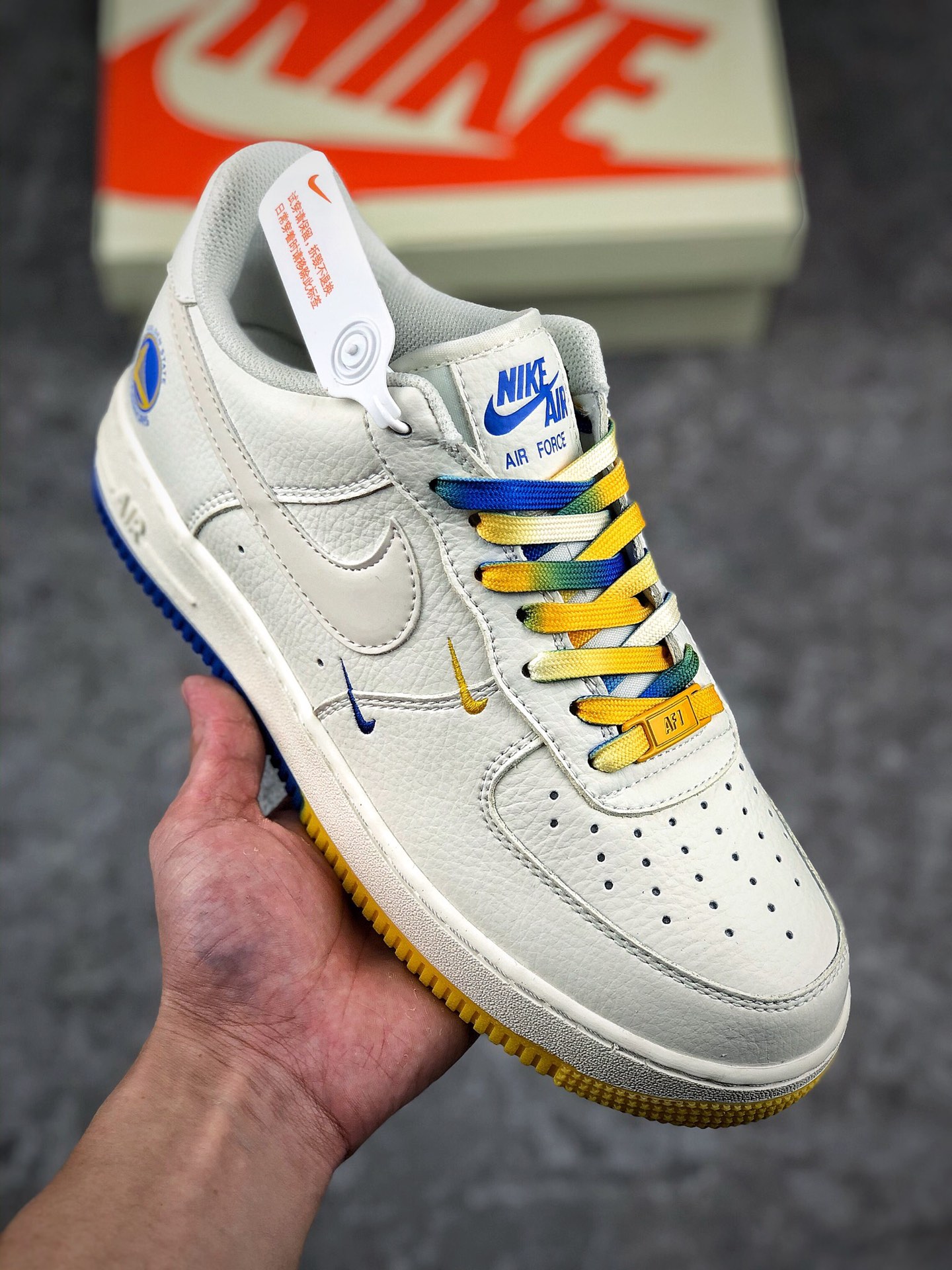  支持放店
Nk Air Force 1’07 Low 米兰黄”金州勇士城市限定空军低帮休闲板鞋 GS6638-150
#官方爆款定制 定制皮料 原楦原纸板 纯正空军版型 内置全掌气垫
尺码：36 36.5 37.5 38 38.5 39 40 40.5 41 42 42.5 43 44 44.5 45