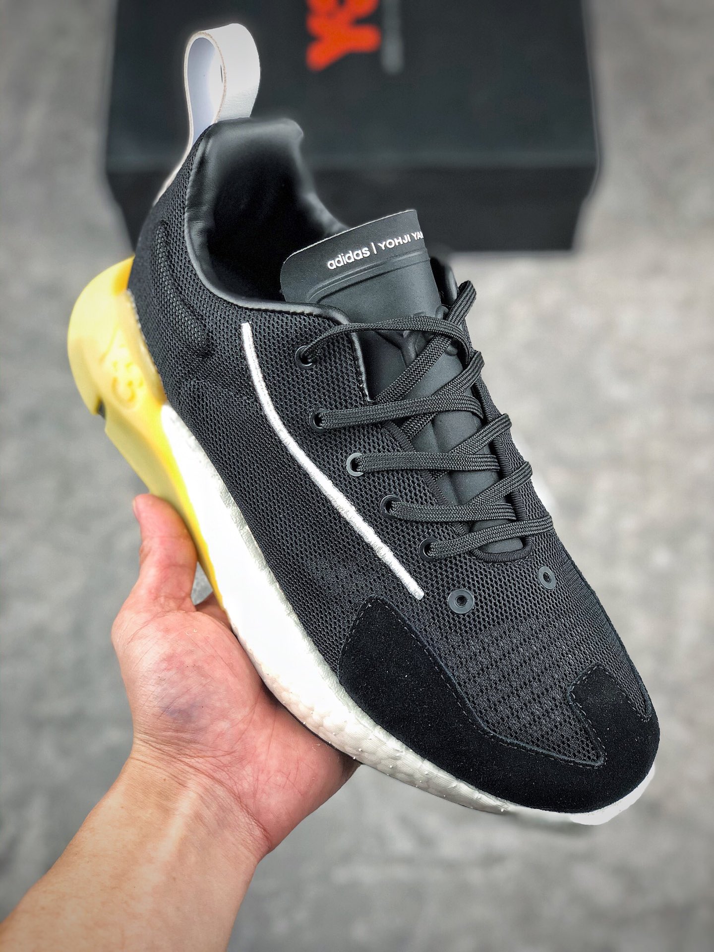  终端放店
Adidas/阿迪达斯 /三本耀司
Y-3 ORISAN 2020新款复古百搭轻量休闲运动老爹慢跑鞋  
广东原厂原盒包装,采用厚重超耐磨真爆米花大底，
进口全头层牛皮结合网纱三层超耐磨弹力里皮，
超软皮面鞋垫组合而成
官方货号：FX1411 FX1412 FX1413 FX1416
码数:38 38.5 39 40 40.5 41 42 42.5 43 44 45