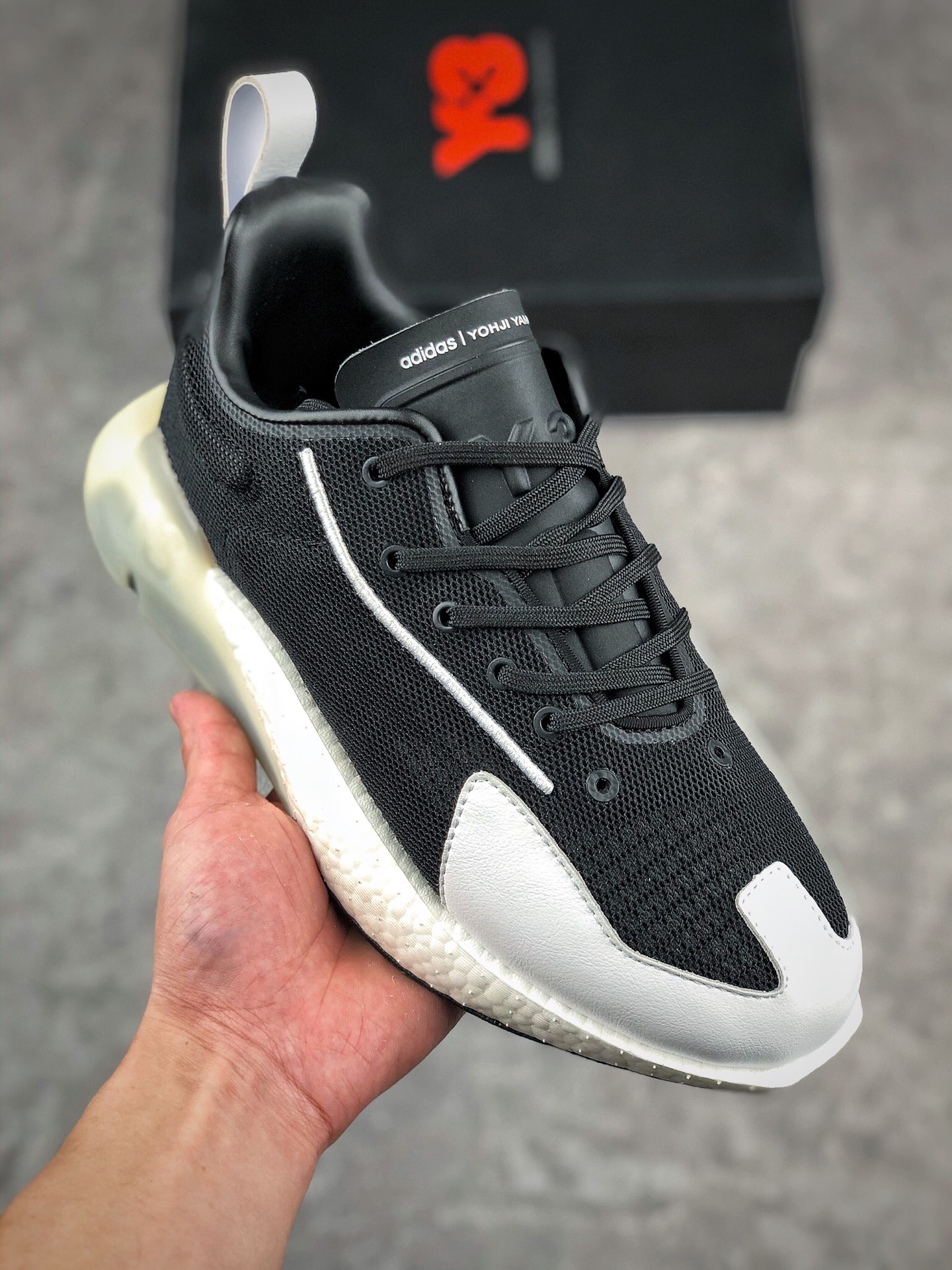  终端放店
Adidas/阿迪达斯 /三本耀司
Y-3 ORISAN 2020新款复古百搭轻量休闲运动老爹慢跑鞋  
广东原厂原盒包装,采用厚重超耐磨真爆米花大底，
进口全头层牛皮结合网纱三层超耐磨弹力里皮，
超软皮面鞋垫组合而成
官方货号：FX1411 FX1412 FX1413 FX1416
码数:38 38.5 39 40 40.5 41 42 42.5 43 44 45