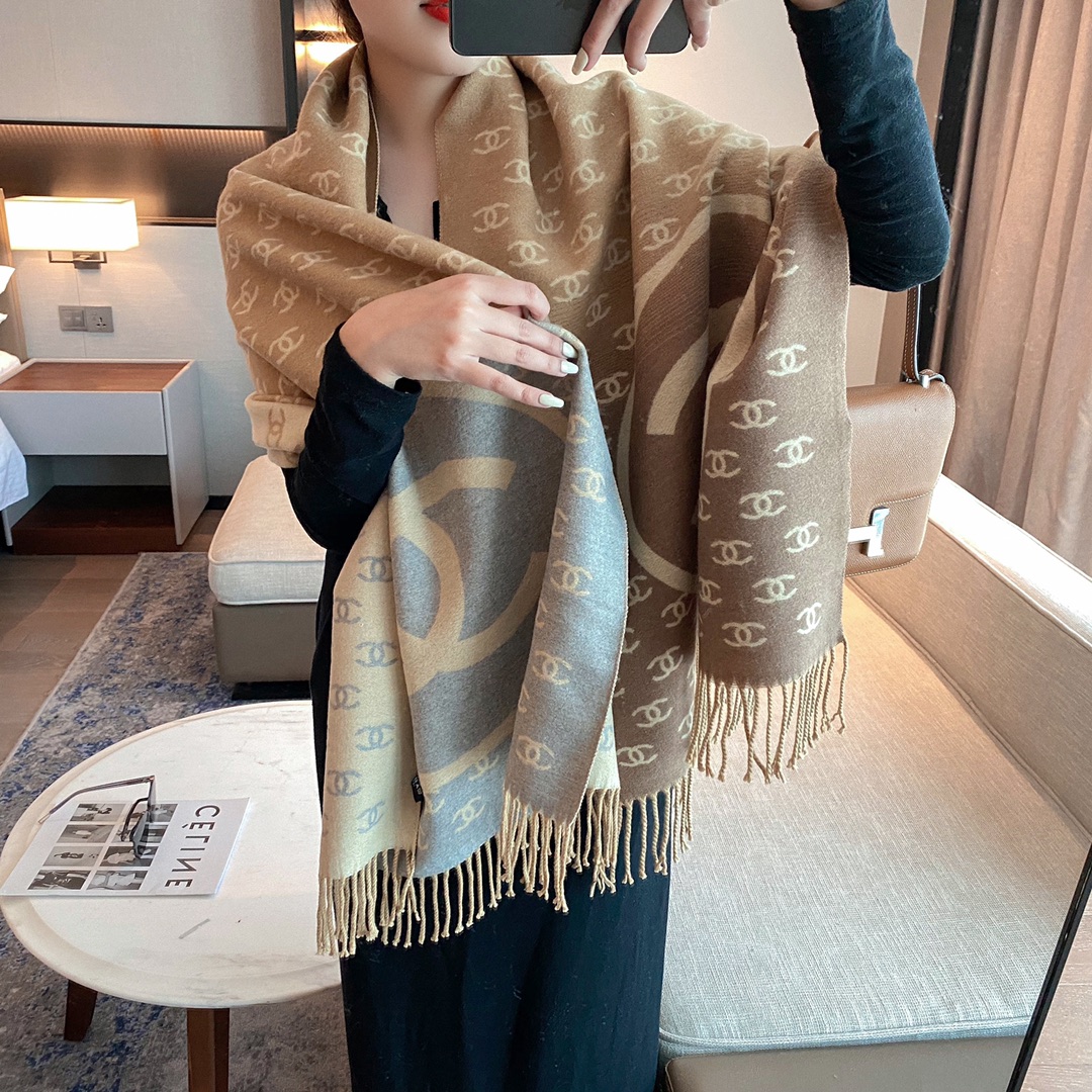 NO:163220,New Xiaoxiang [Shop No. 31 1] High-quality rabbit velvet core yarn recommendation to grab VIP. Be sure to start quickly [High-end, big love, baby feels comfortable to touch, and the beauty of women is very rare. You can use it in all seasons to make people very beautiful. The upper body effect is simply beautiful. The quality is perfect. The whole scarf gives people a big brand aura and is very exquisite and beautiful. The new model is definitely worth buying. Once you get the real thing, you will be glad that you are a beautiful product for women. It is worth evaluating the perfect temperament and taste. Ditails' first choice VIPs. Put on ordinary scarves, ordinary scarves19860909新款小香【31号店1】高品质兔绒包芯纱抢VIP推荐 下手一定要快【高端 大爱 婴儿触感舒服到飞女人尤物 货极少 四季都可以用真心美的让人非常非常心动 上身效果简直美翻了 品质非常完美 整个围巾给人大牌气场的同时又非常精致秀丽绝对值得入手的新款 实物一拿到就会庆幸自己是女人的绝美好货 值得品鉴完美气质品味Ditails首选VIP们 上普通围巾,普通围巾,scarf