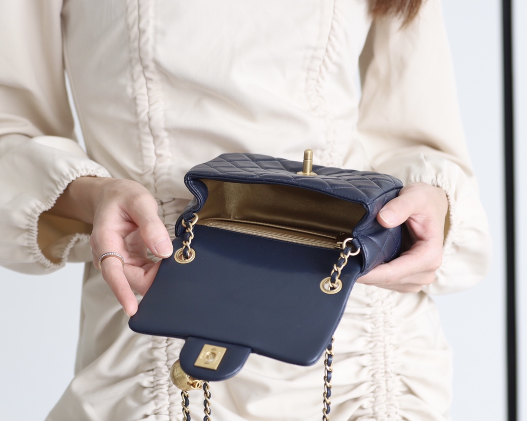 Chanel Flap Bag CF Mini羊皮方胖子金球包 AS1786深蓝色