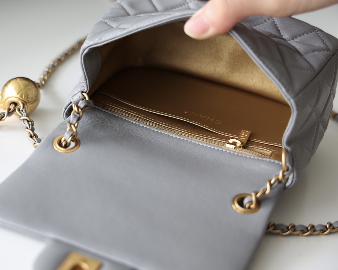 Chanel Flap Bag CF Mini羊皮方胖子金球包 AS1786灰色