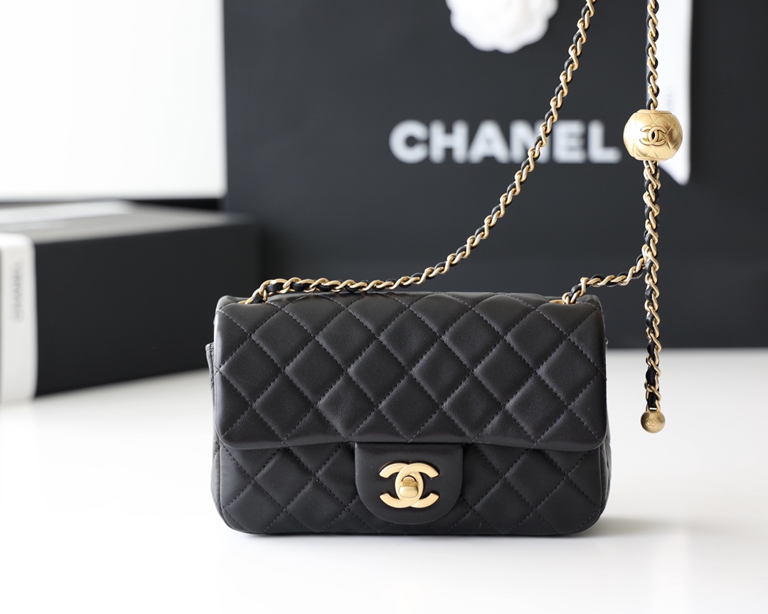 Chanel Classic Flap Bag Bolsos cruzados y bandoleras Acero completo Piel de oveja Mini