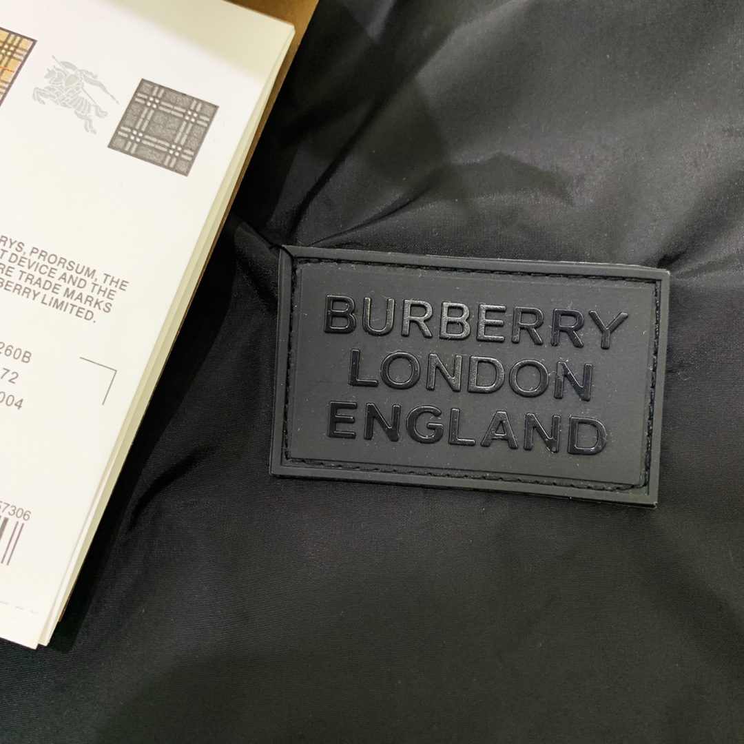 300 Burberry/巴宝莉 21FW 经典小格子双面夹克外套