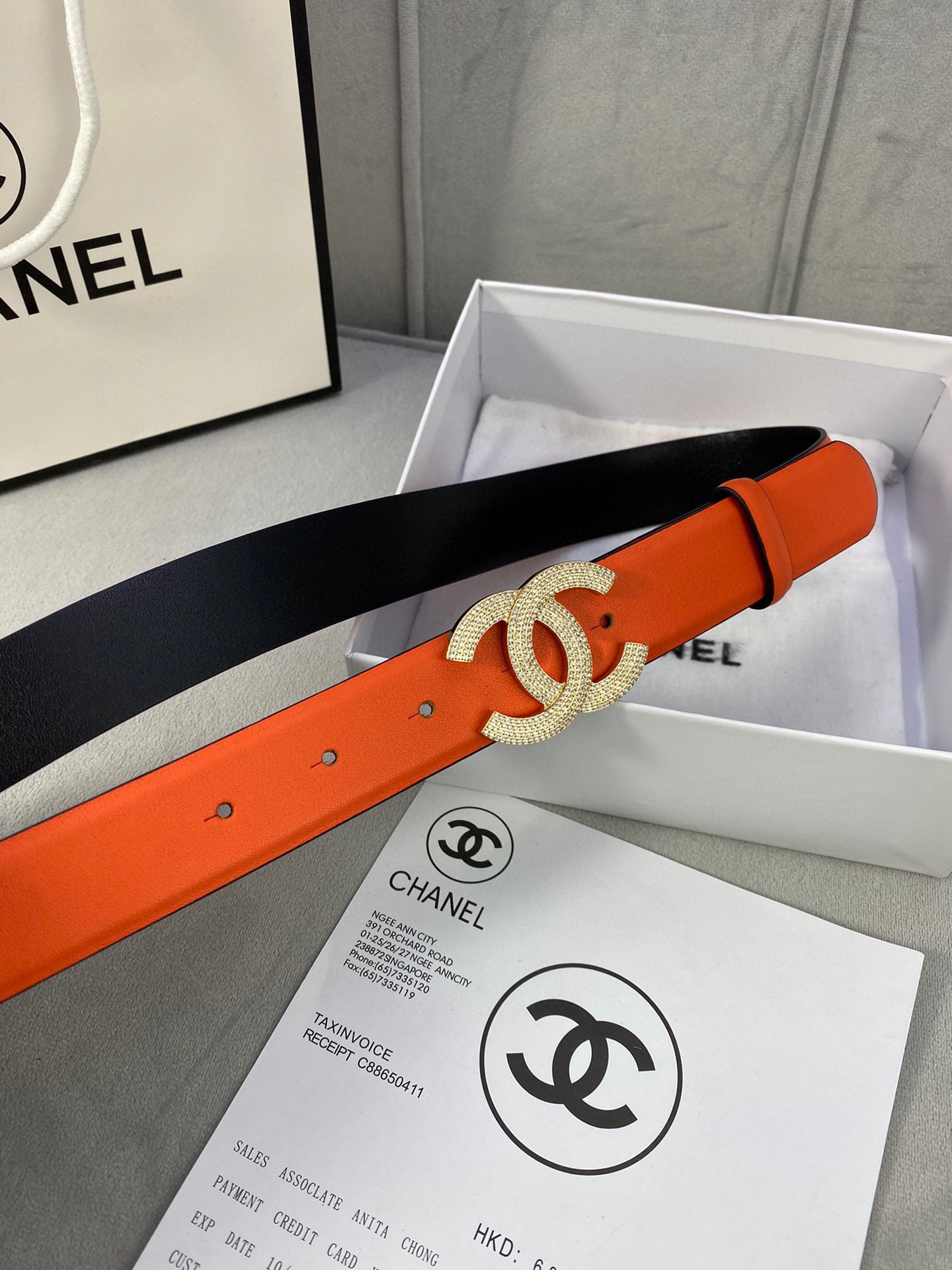 Chanel 经典款牛皮平纹带镶钻扣