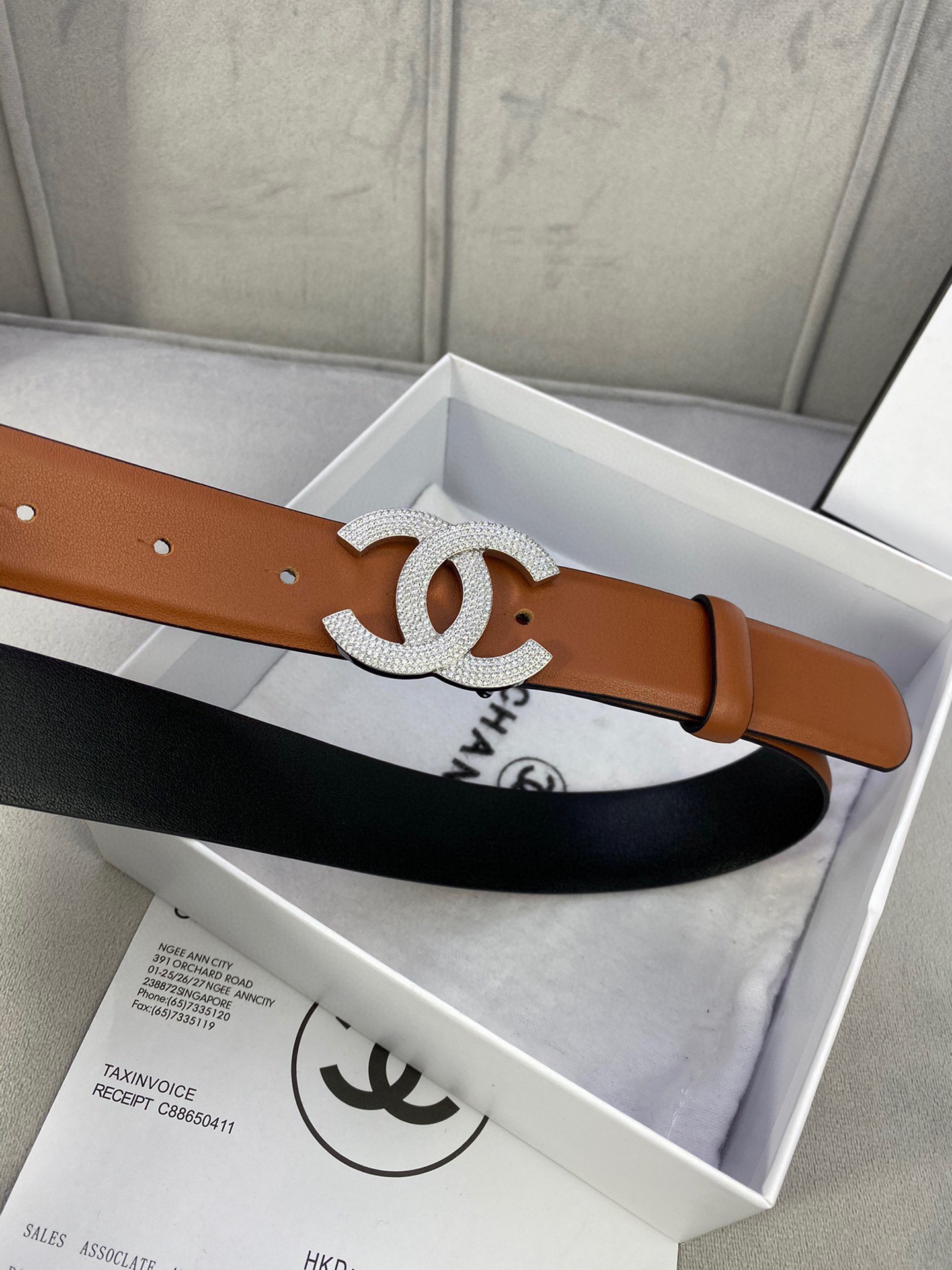 Chanel 经典款平纹/两面牛皮金银色镶钻钢扣