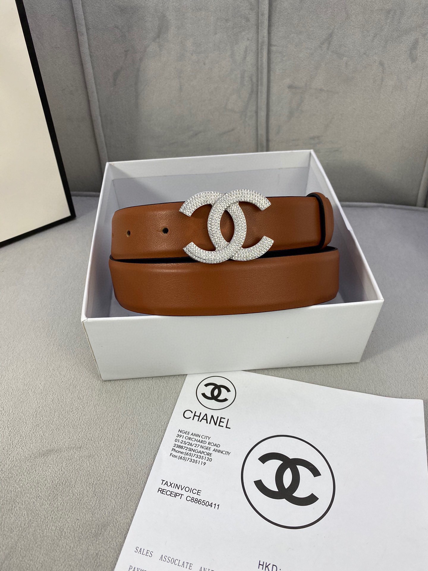 Chanel 经典款平纹/两面牛皮金银色镶钻钢扣