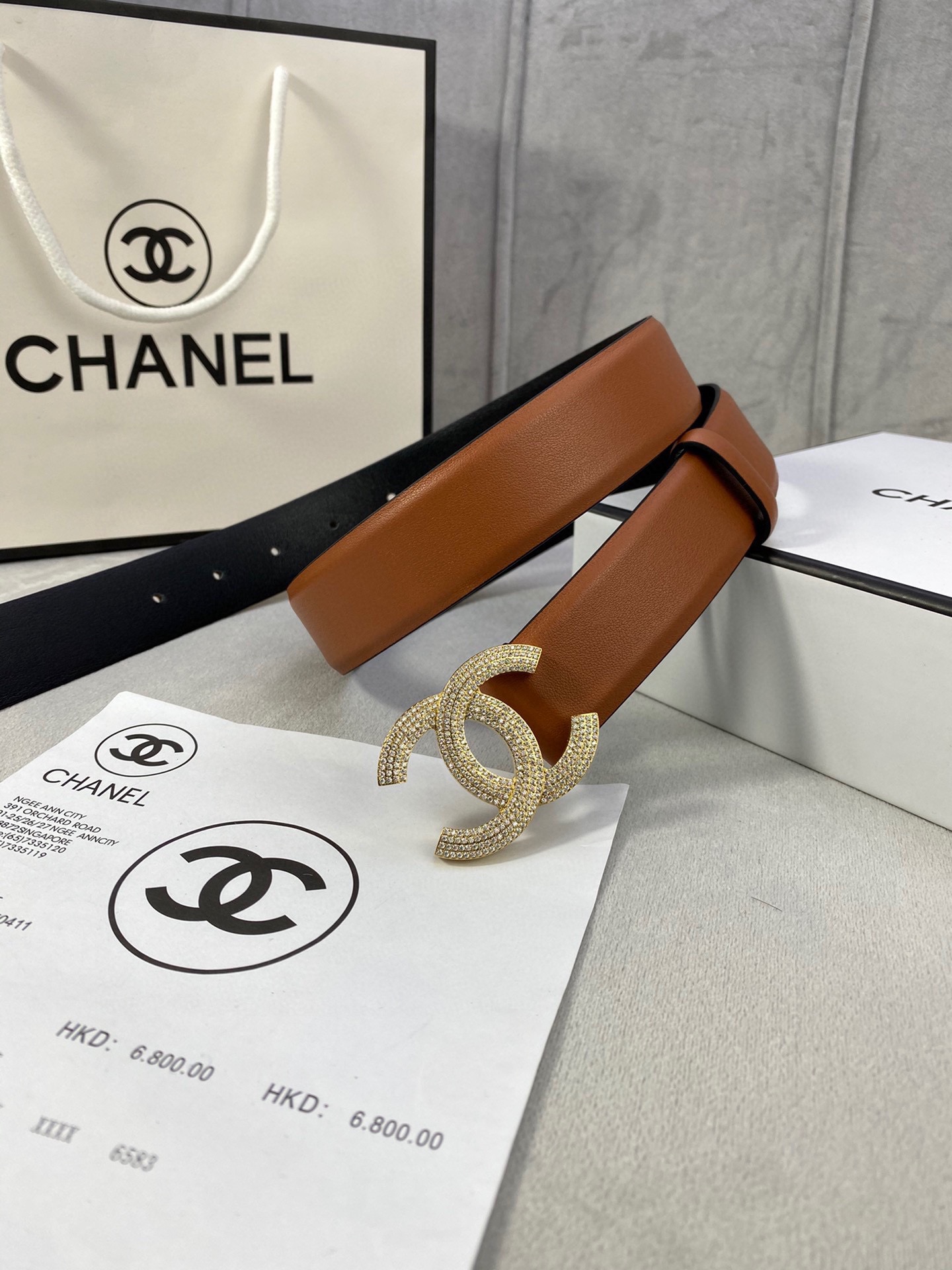 Chanel 经典款平纹/两面牛皮金银色镶钻钢扣