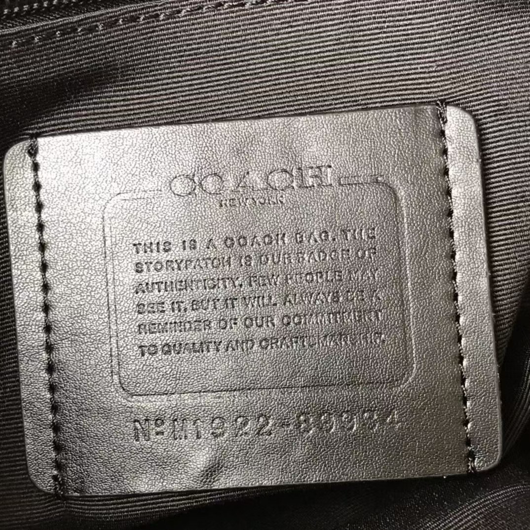 Coach 新款 89934全皮 COACH蔻驰 新款男士真皮软皮商务休闲胸包 可前置也可后背