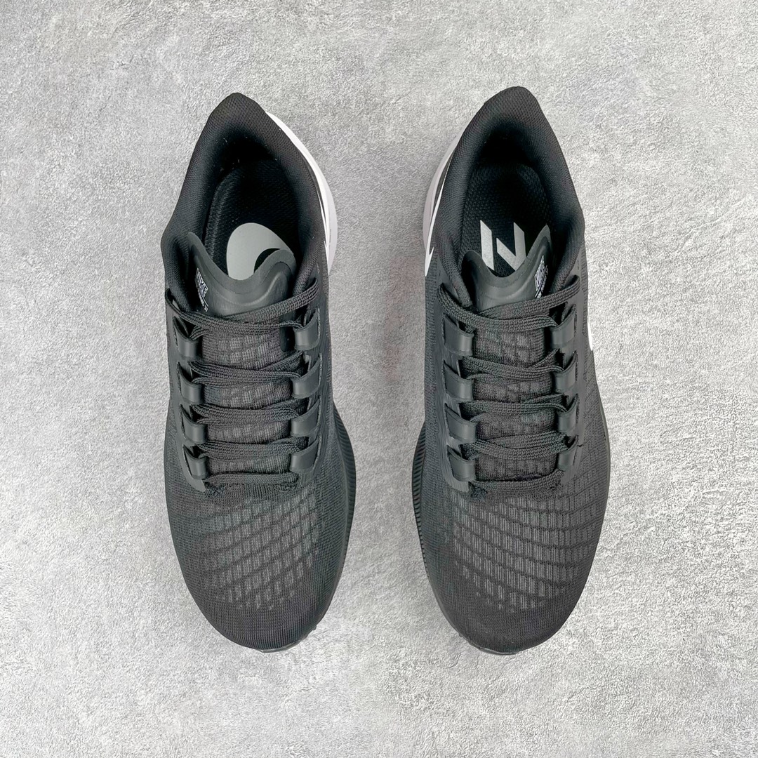 图片[2]-＃长期补货 超级跑量神器 NK Zoom Pegasus 37 登月37代系列 网纱透气缓震疾速跑鞋 中底内置Zoom Air 气垫 假一赔十 工厂个位数利润 淡季生产只为养工人 焕新升级 助力攻克湿滑的跑步征程 外底设计结合凹槽 铸就非凡抓地力 粘性橡胶助力提供非凡抓地力 合成材质与织物包覆双足 营造如袜子般透气舒适的穿着体验 传统鞋带系统易于调节 塑就个性化贴合体验 尺码：36 36.5 37.5 38 38.5 39 40 40.5 41 42 42.5 43 44 44.5 45-选品中心