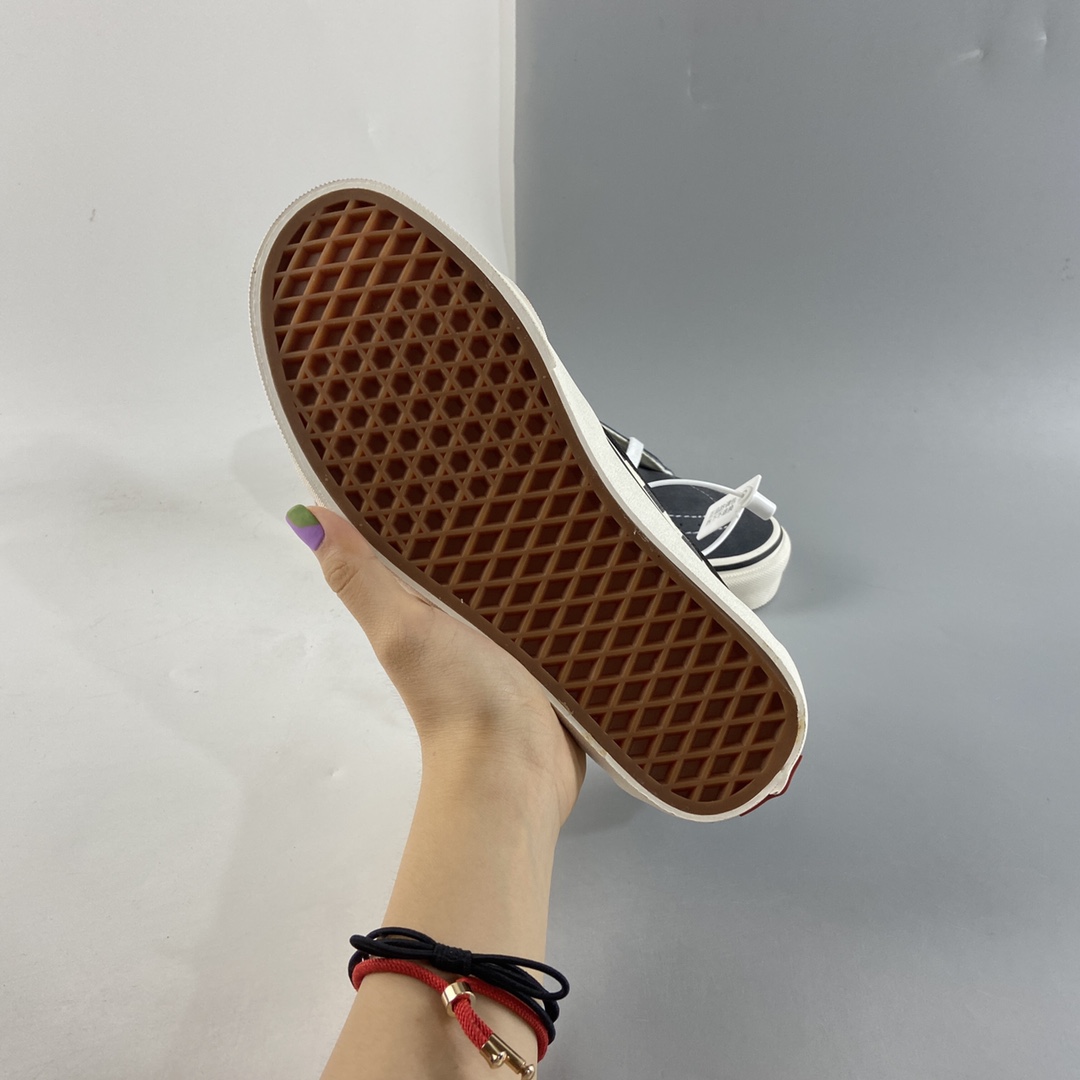 P150  Suede SK8-low灰色米白棋盘格男女鞋休闲板鞋VN0A4UUK2V4